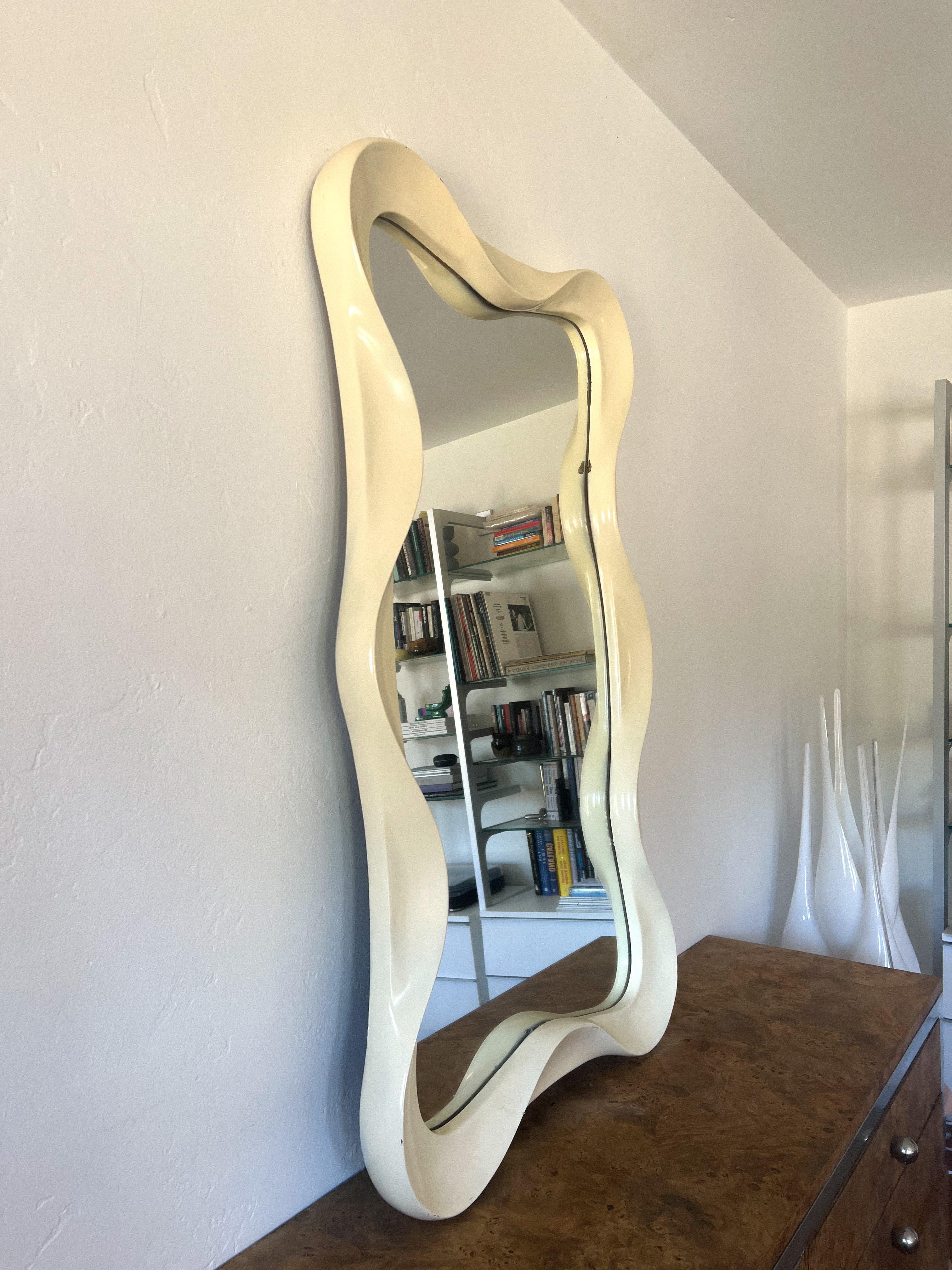 1980s Italian Sculptural Wall Mirror in the Style of Ettore Sottsass in vendita 2