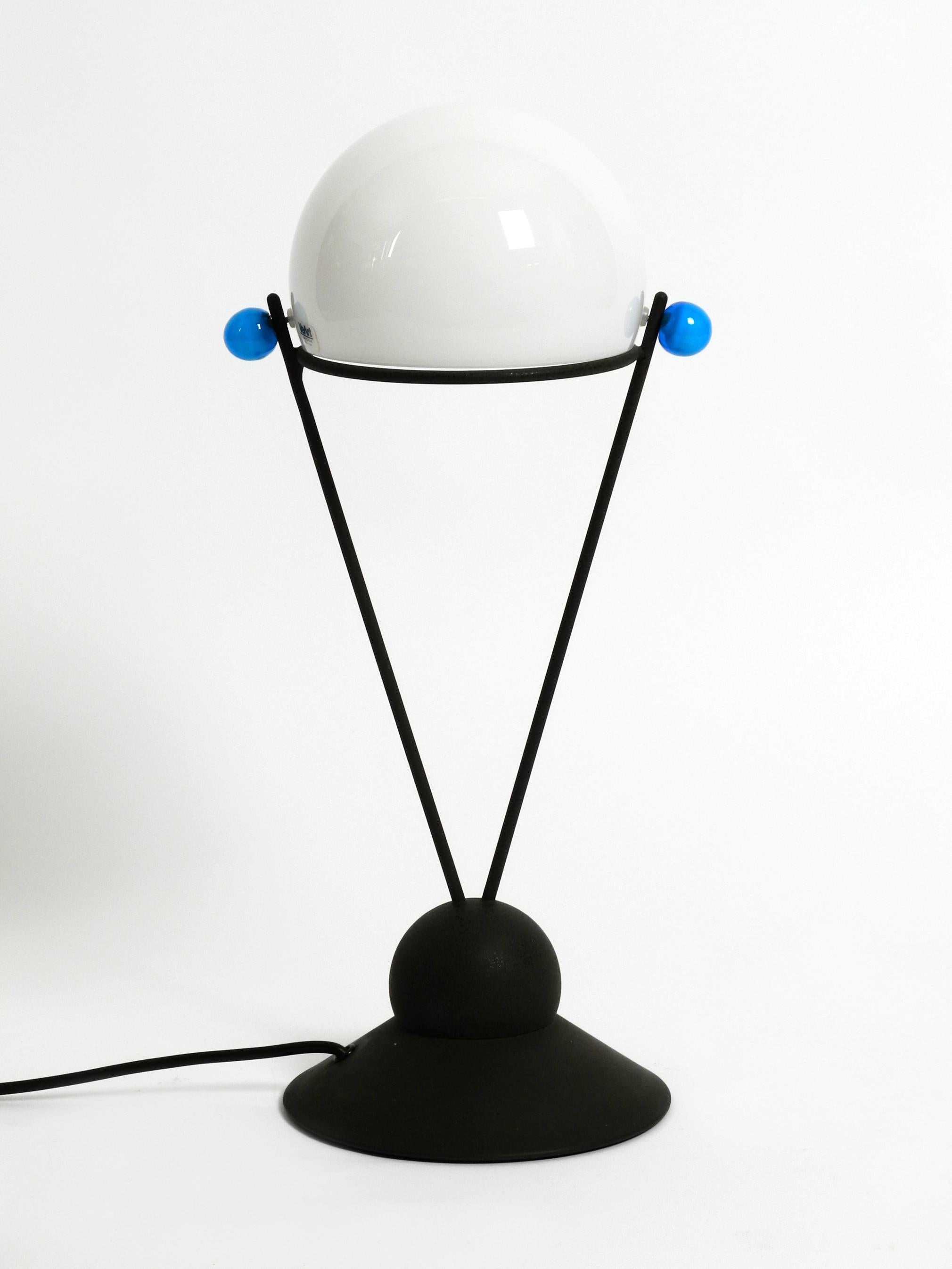 Italienische Tischlampe von VeArt aus den 1980er Jahren mit Muranoglasschirm im postmodernen Design im Zustand „Gut“ im Angebot in München, DE