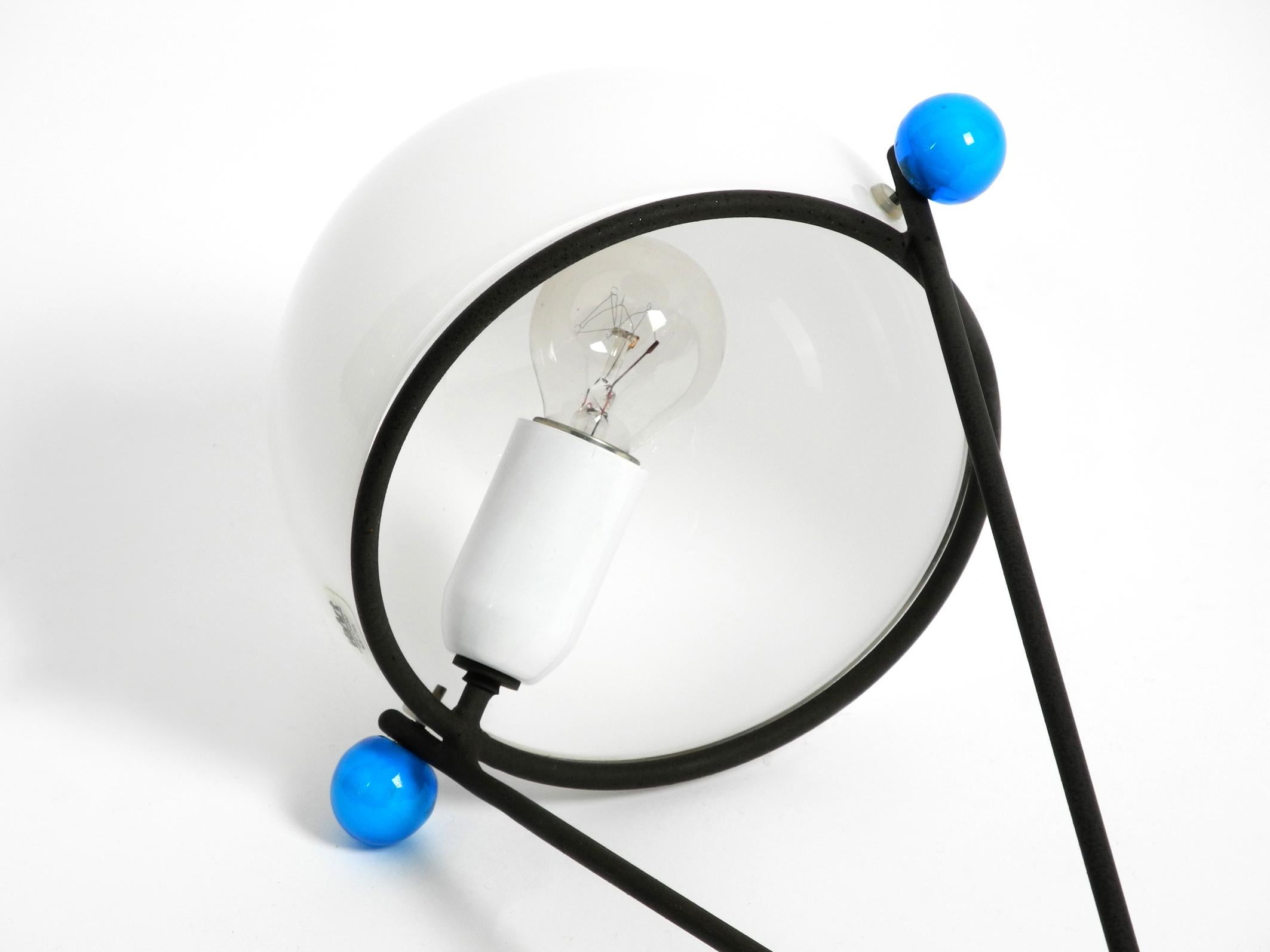 Italienische Tischleuchte von VeArt aus den 1980er Jahren mit Murano-Glasschirm im Post Modern Design im Angebot 2