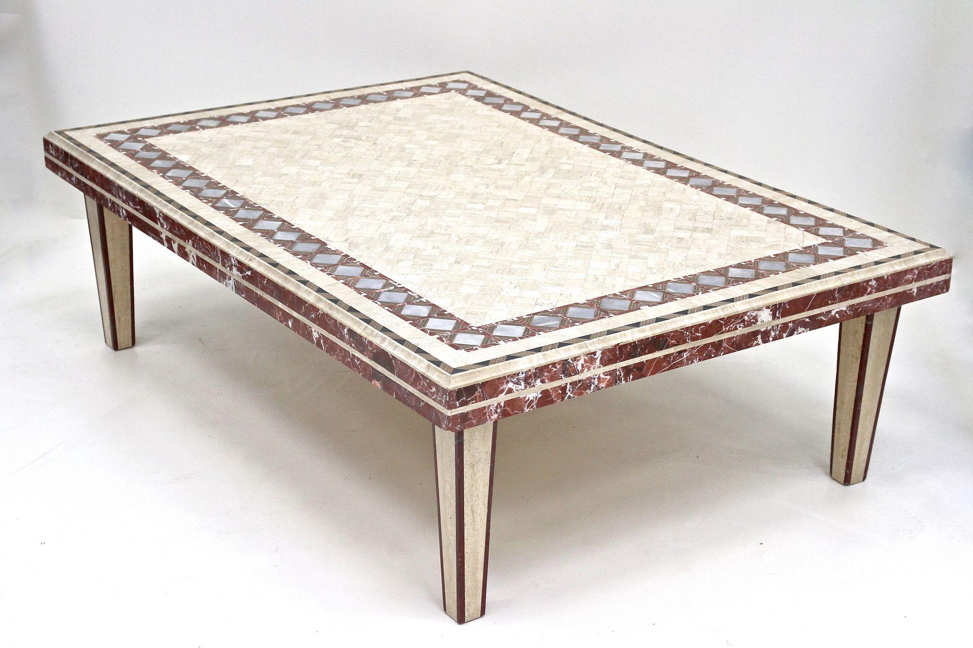 Mesa de centro/sofá italiana de travertino/mármol de los años 80, IT ca. 1980 en venta 12
