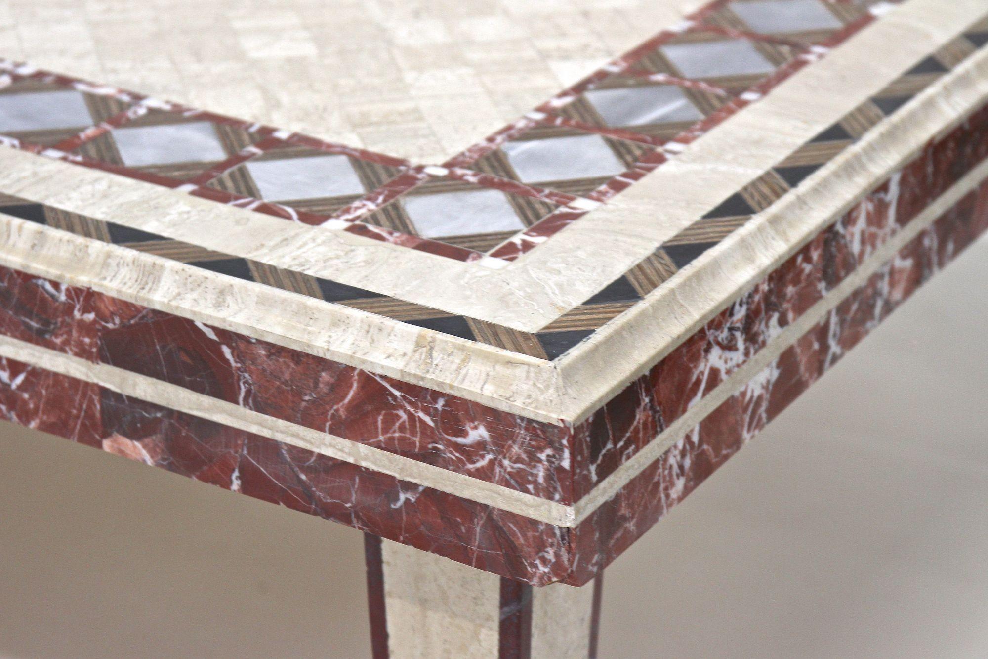 Mesa de centro/sofá italiana de travertino/mármol de los años 80, IT ca. 1980 Hecho a mano en venta
