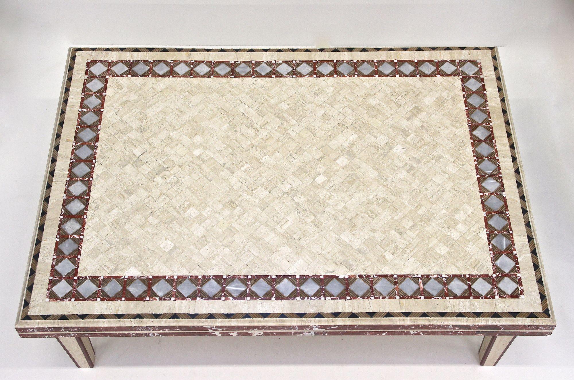 Mesa de centro/sofá italiana de travertino/mármol de los años 80, IT ca. 1980 Travertino en venta