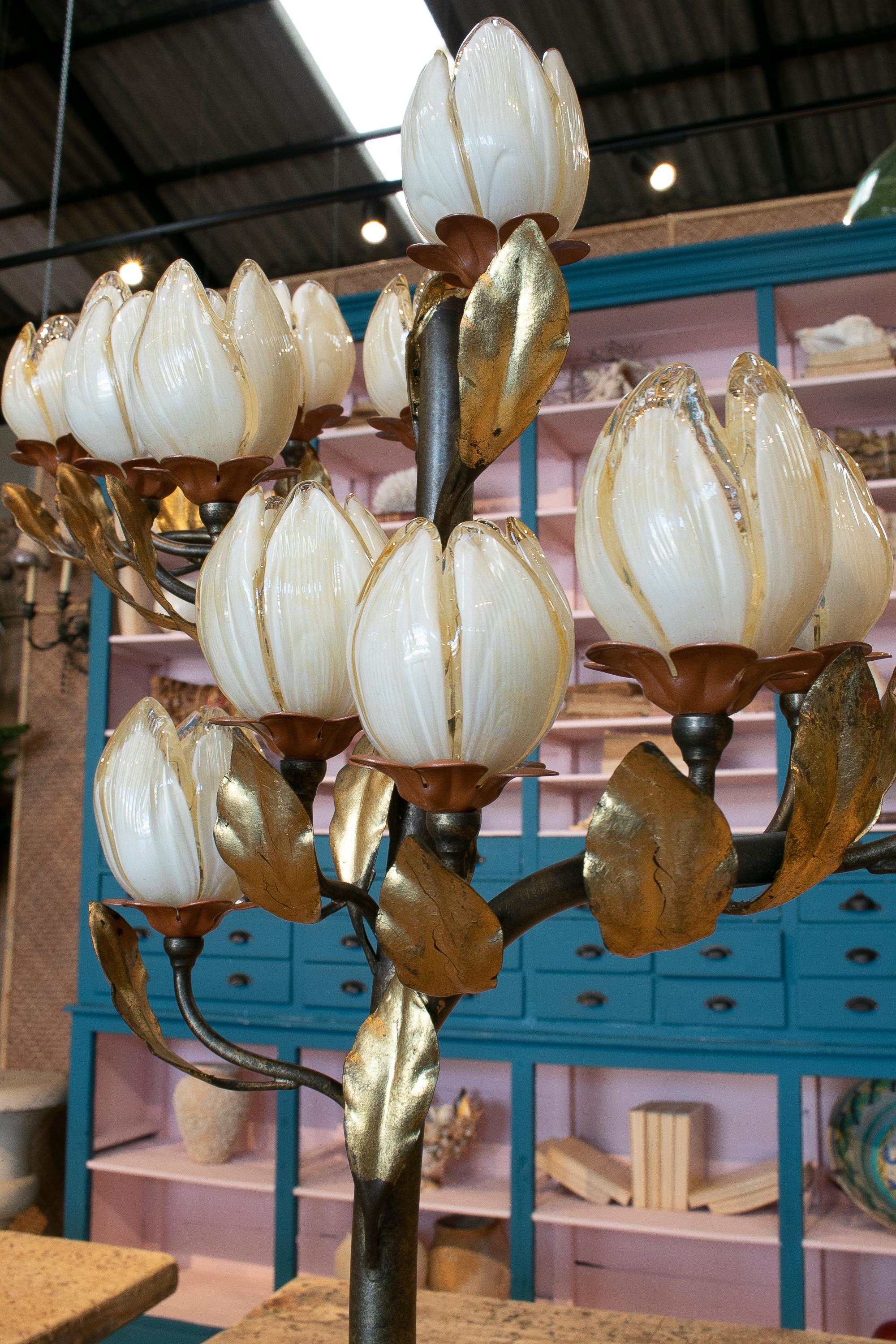 1980s Italian Venetian Murano Glass Flower Shaped Table Lamp 7