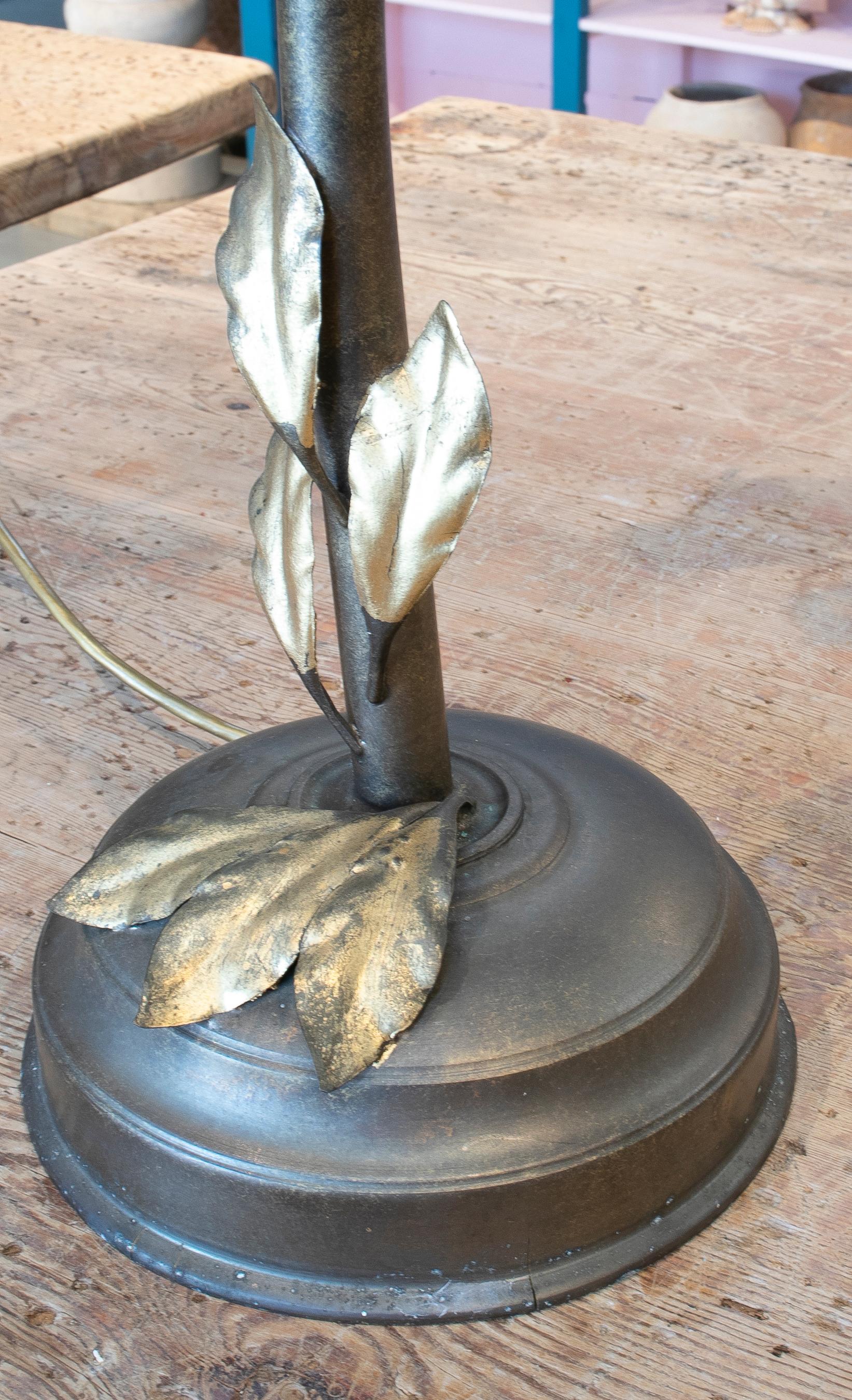 1980s Italian Venetian Murano Glass Flower Shaped Table Lamp 10