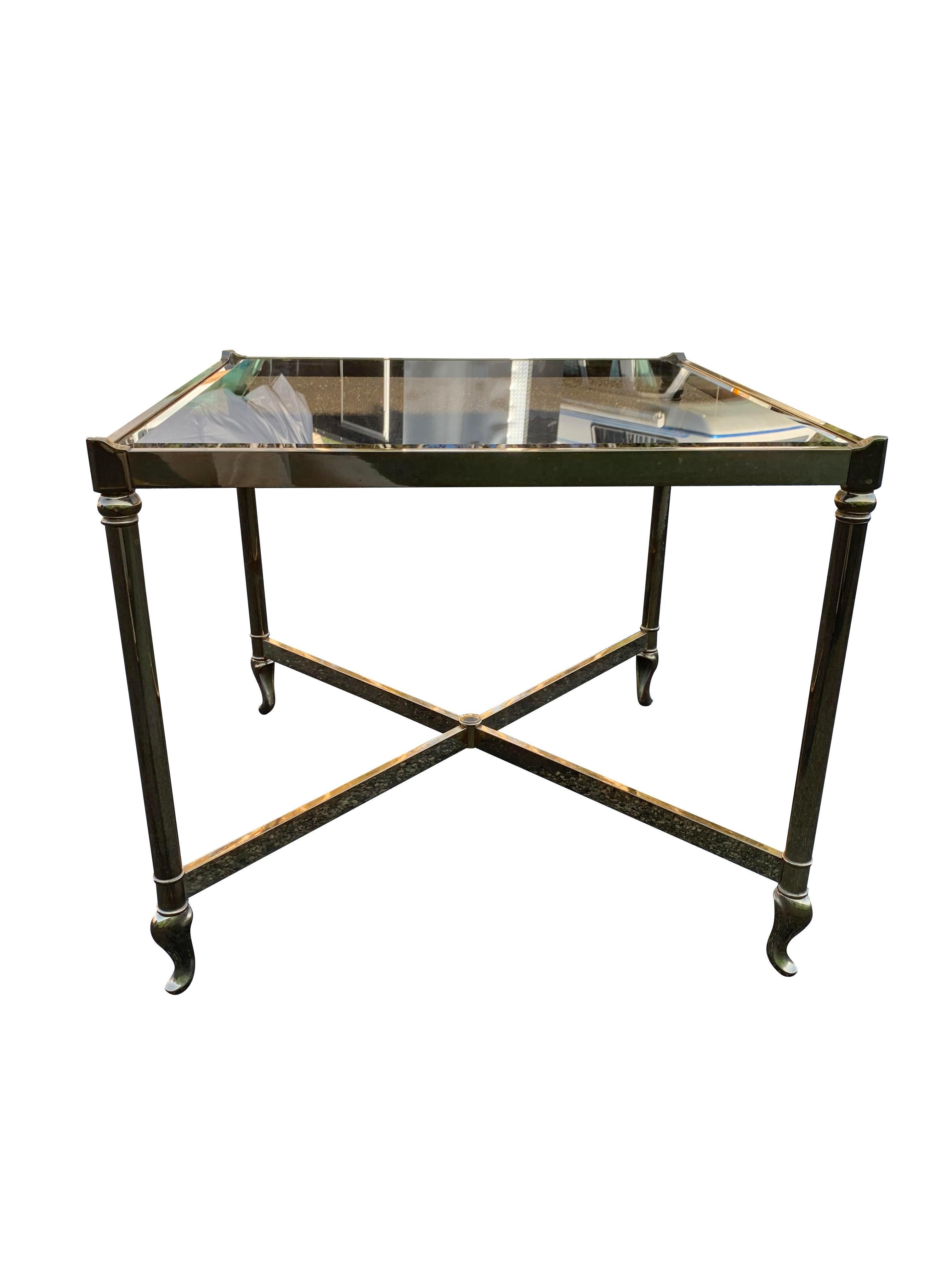 Hollywood Regency Tavolino da salotto o da appoggio in ottone vintage italiano degli anni '80 di Solmet in vendita