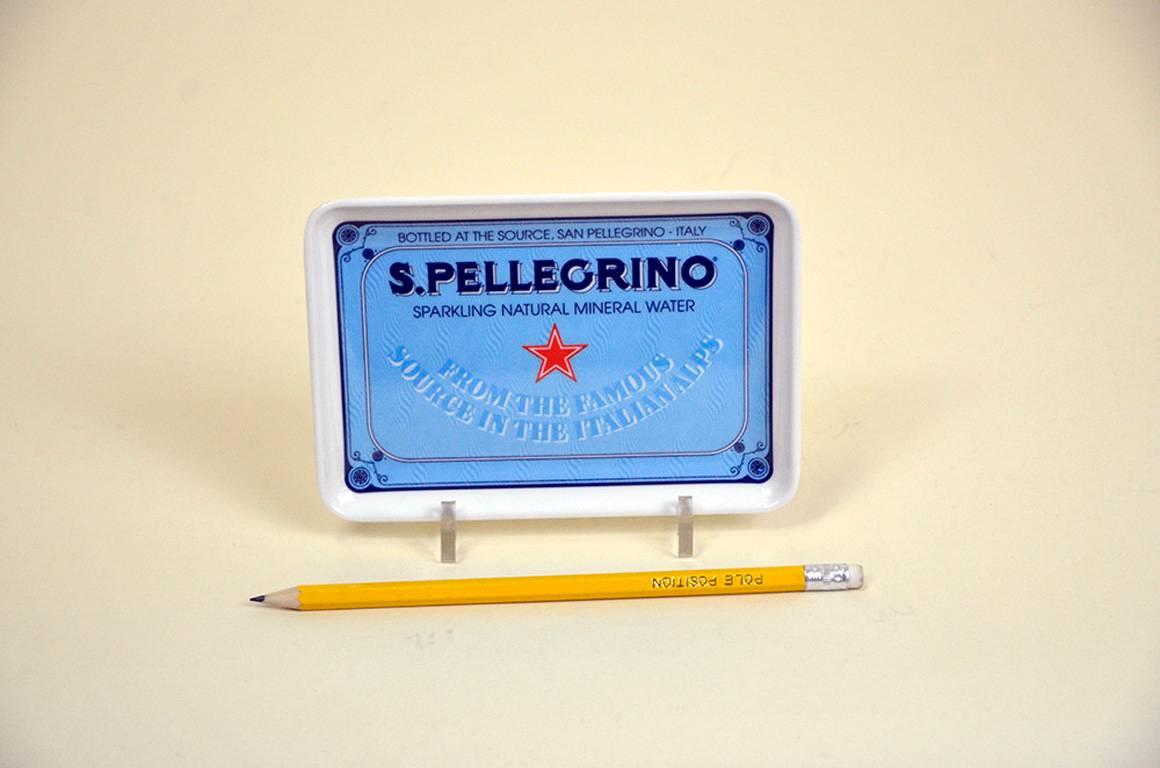 Vintage plastic San Pellegrino mineral water rounded rectangular little tray made in Italy by Mabel. This tray was intended for international market, in fact has printed the corporate motto in English 