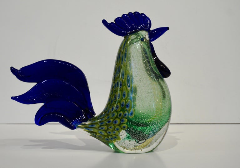 Attributed to Archimede Seguso Italian Mid-Century Modern Design blown Murano glass rooster sculpture, high quality of craftsmanship with triple-layer overlaid body in crystal and apple green Murano glass, extensively worked with silver speckles and