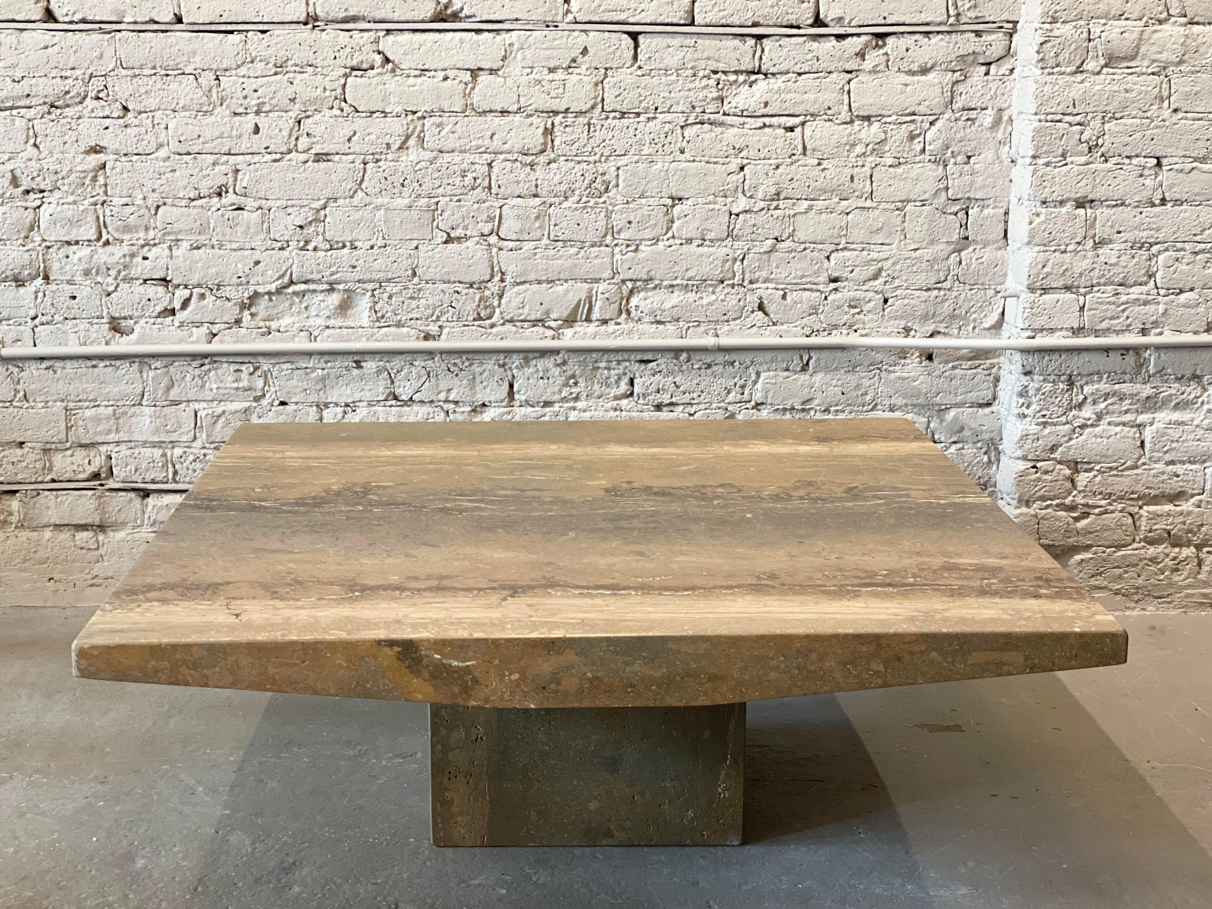 1980s Italian Walnut Travertine Postmodern Coffee Table with Bowed Edge, Honed In Good Condition For Sale In Chicago, IL