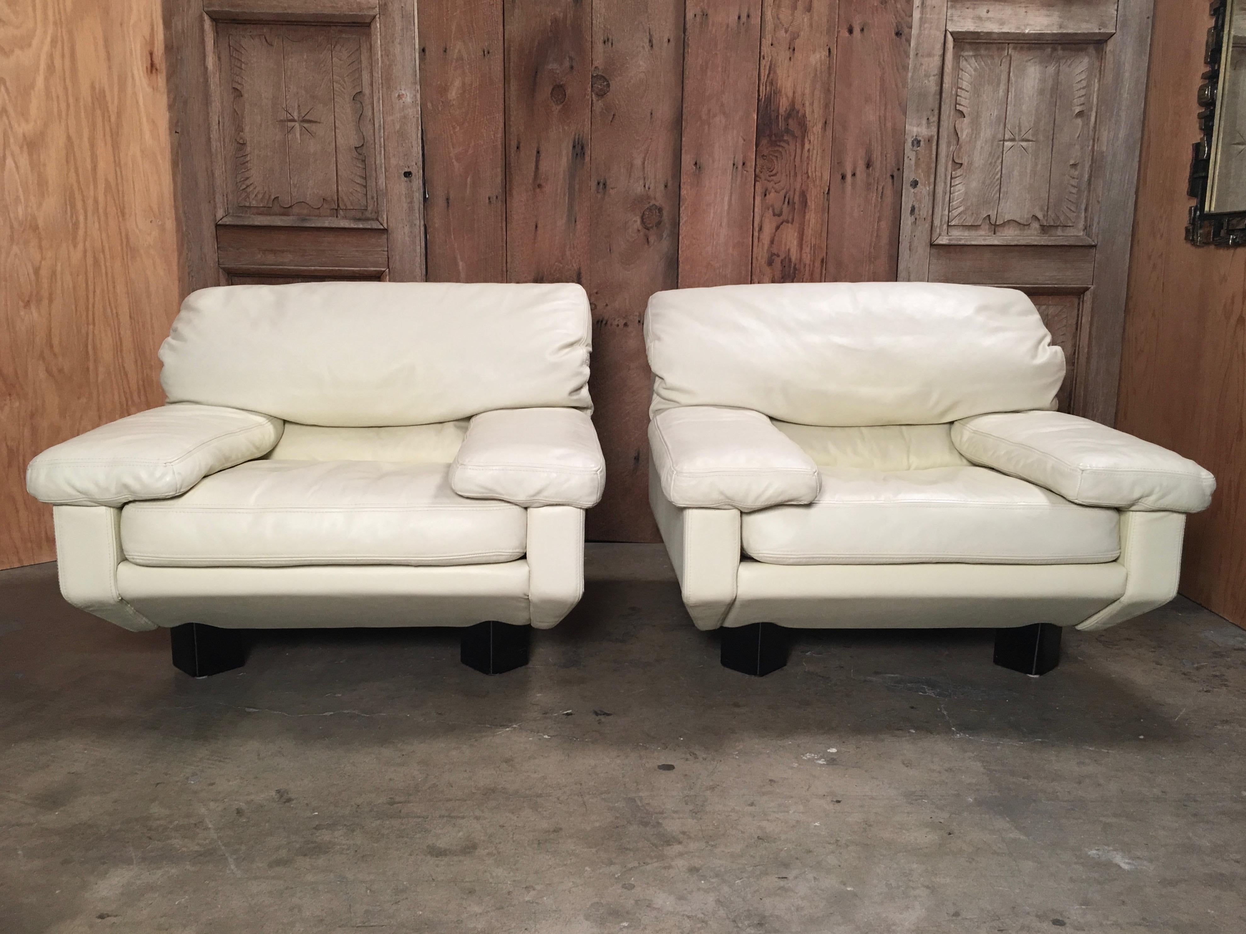 1980s Italian Off White Leather Lounge Chairs by Marco Zani In Good Condition In Denton, TX