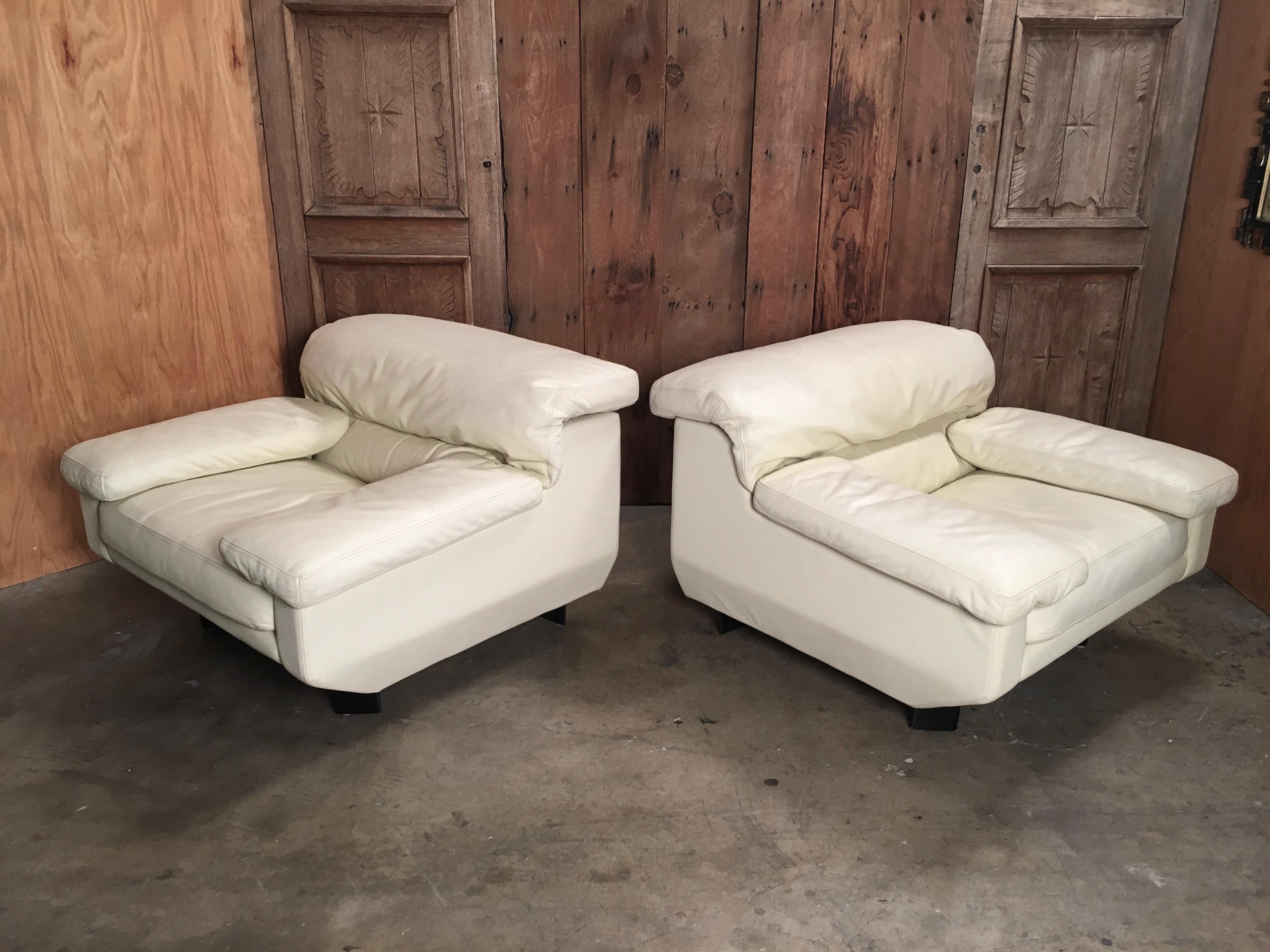 20th Century 1980s Italian Off White Leather Lounge Chairs by Marco Zani