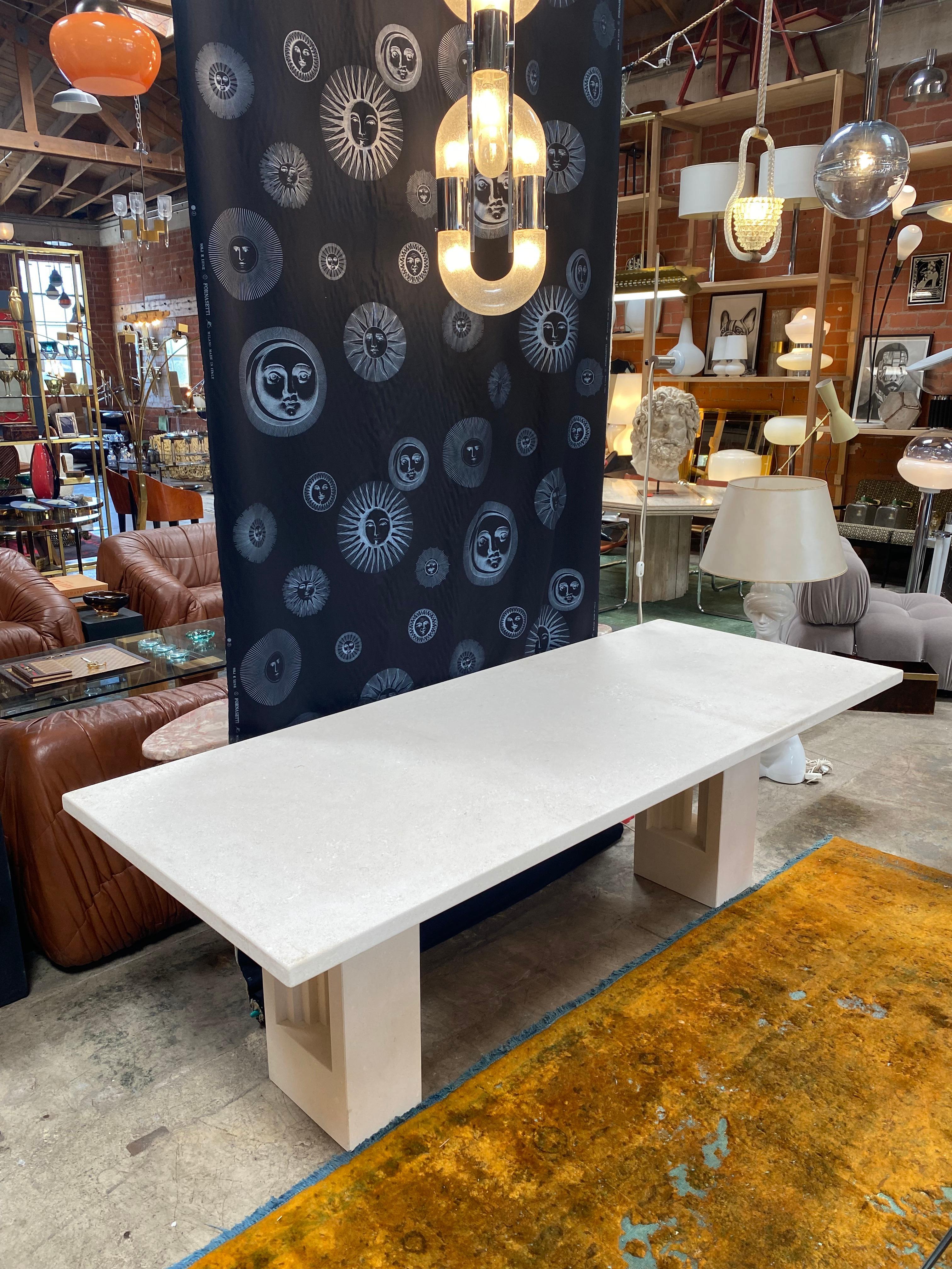 1980s Italian White Marble Dust Dining Table In Good Condition For Sale In Los Angeles, CA