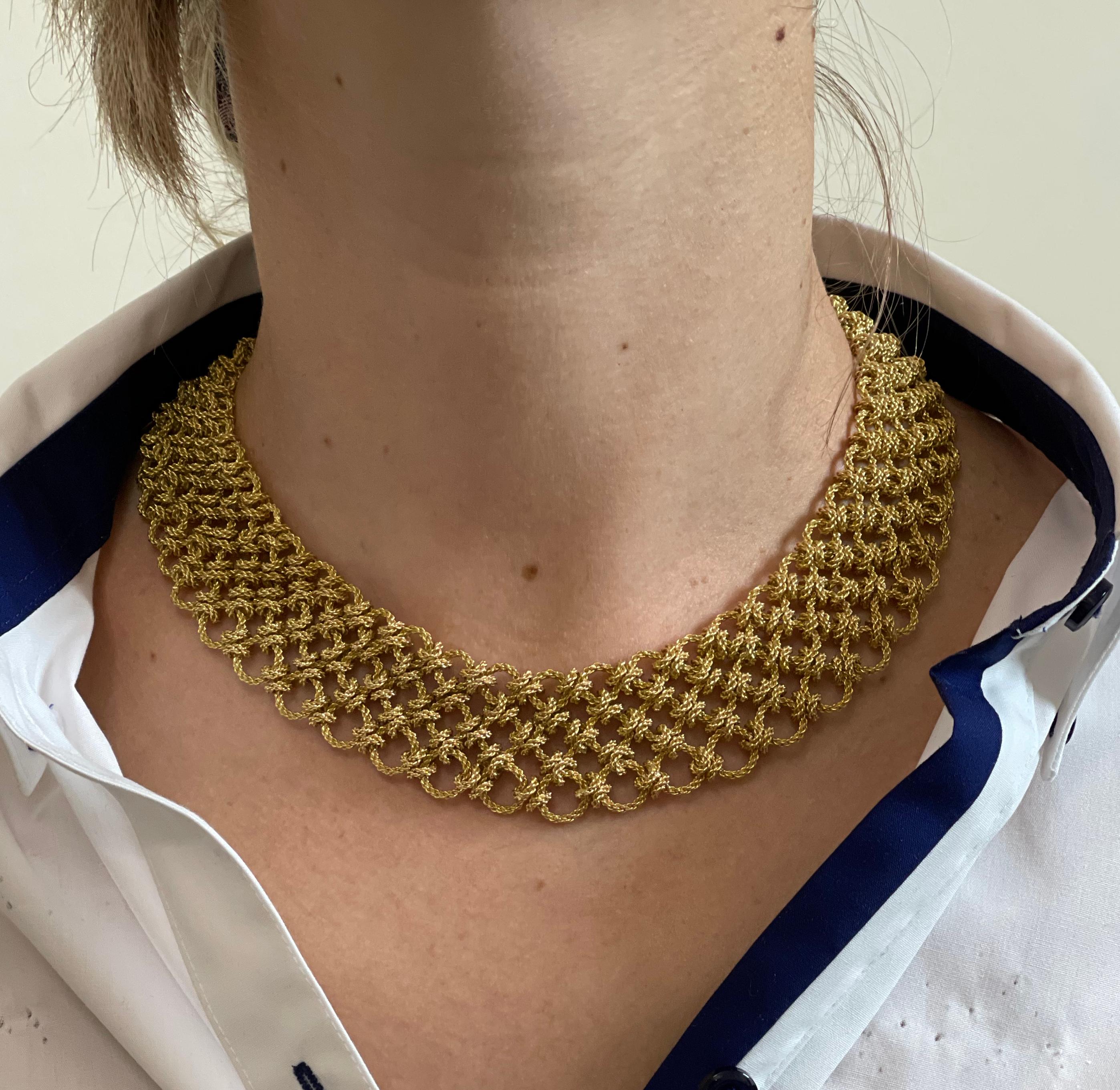 1980s Italian Woven Gold Necklace For Sale 1