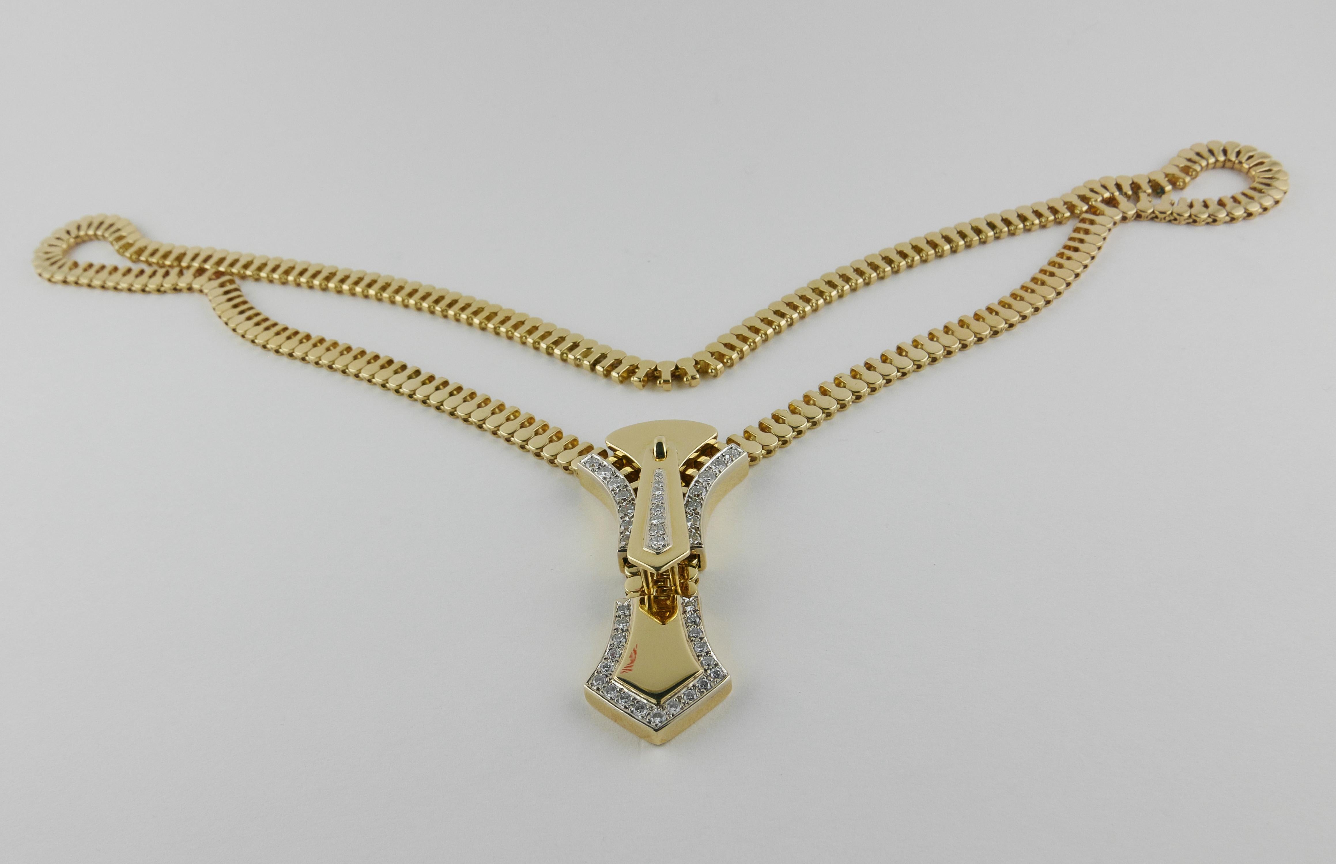 1980s Italian Zip Necklace in 18k Yellow Gold In Good Condition For Sale In Torino, IT