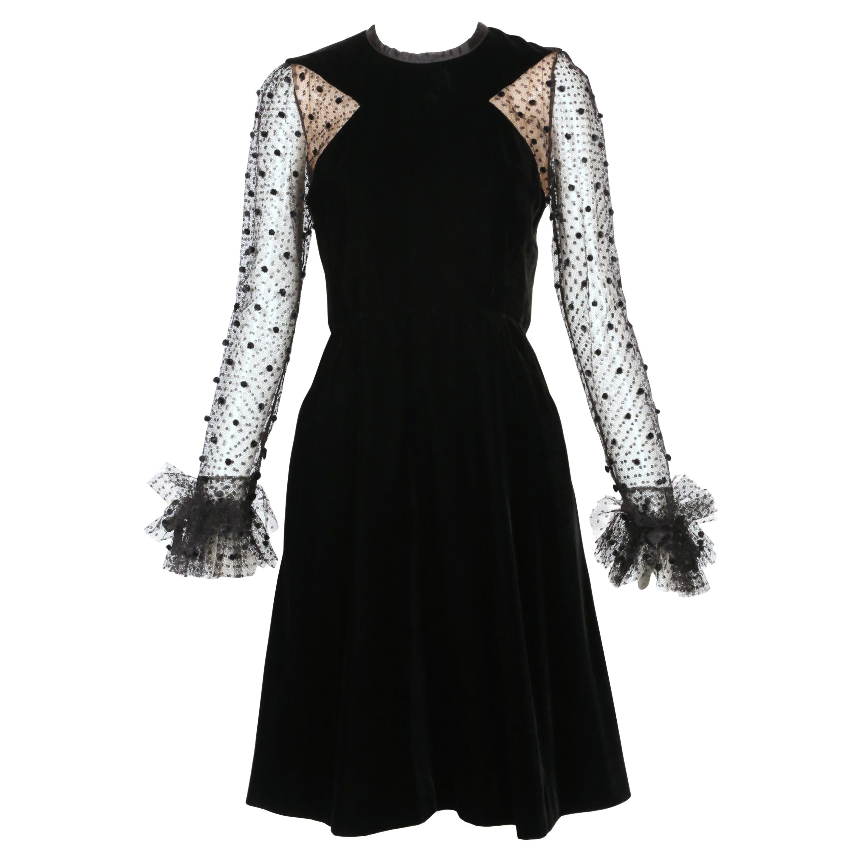 1980er Jahre JACQUELINE DE RIBES Schwarzes Kleid aus Samt und Tüll