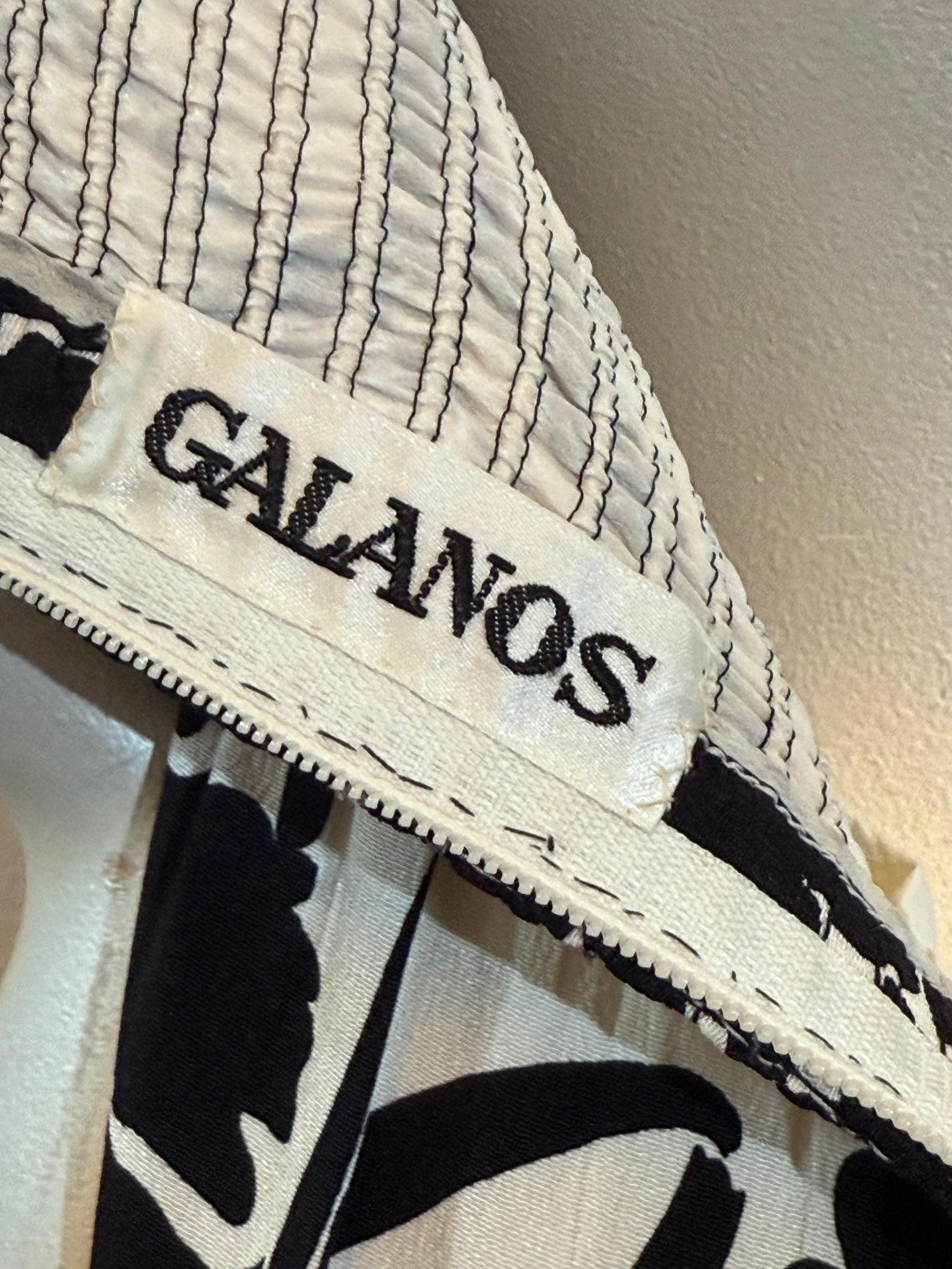 James Galanos Seidenkleid in B-Line aus den 1980er Jahren in Schwarz-Weiß und Rot mit Blumendruck und Rüschen im Angebot 9