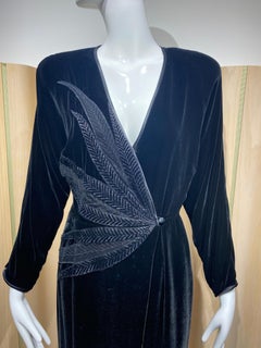 1980s Janice Wainwright Long Sleeve Black Velvet V neck Cocktail Dress