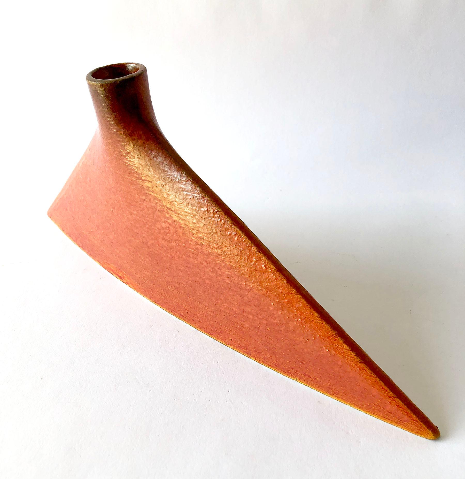 1980s Japanese Geometric Modernist Triangular Ceramic Vase In Good Condition In Palm Springs, CA