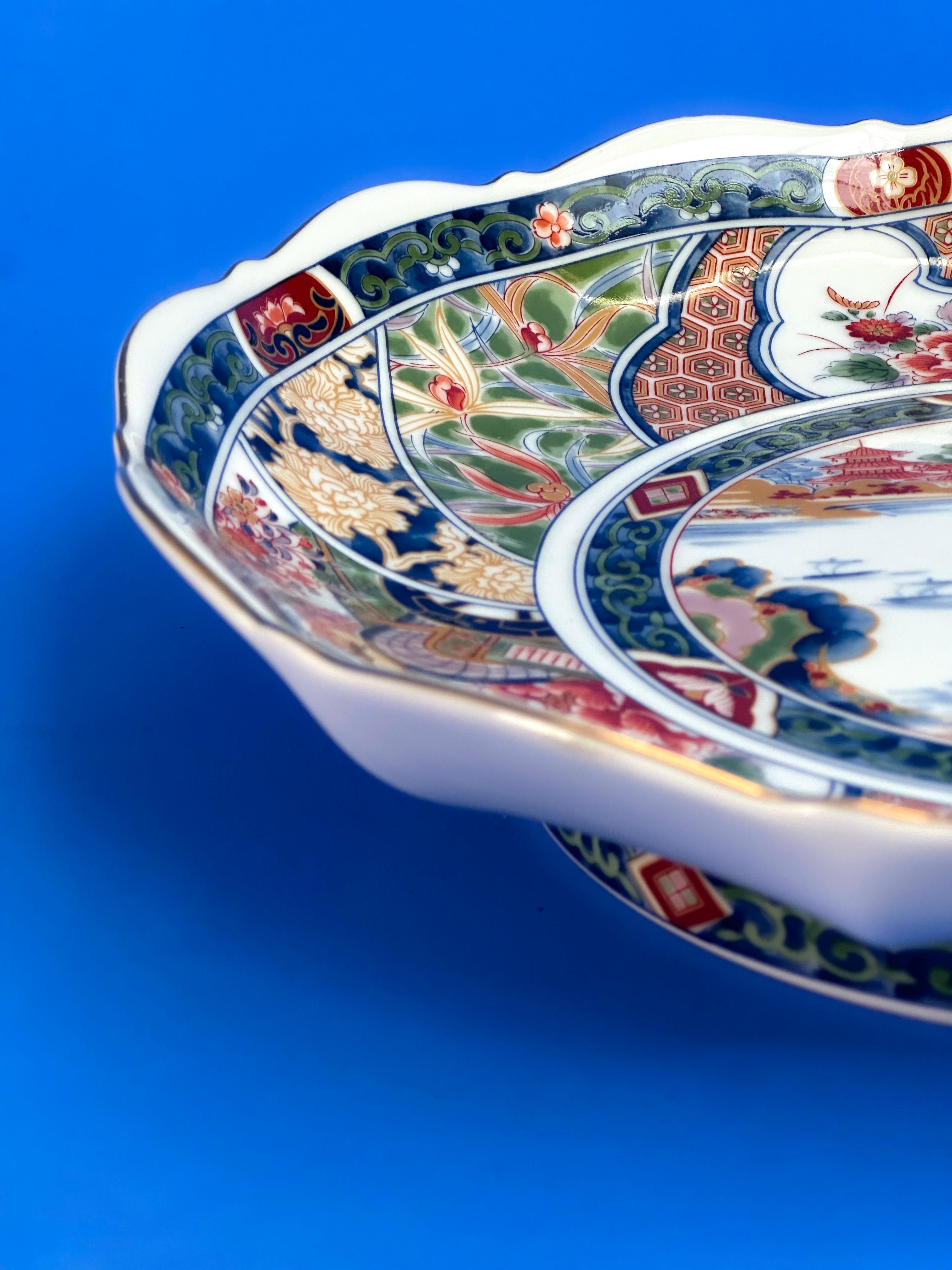 1980's Japanese, Imari Style, Porcelain Serving Dish In Good Condition For Sale In Glasgow, GB