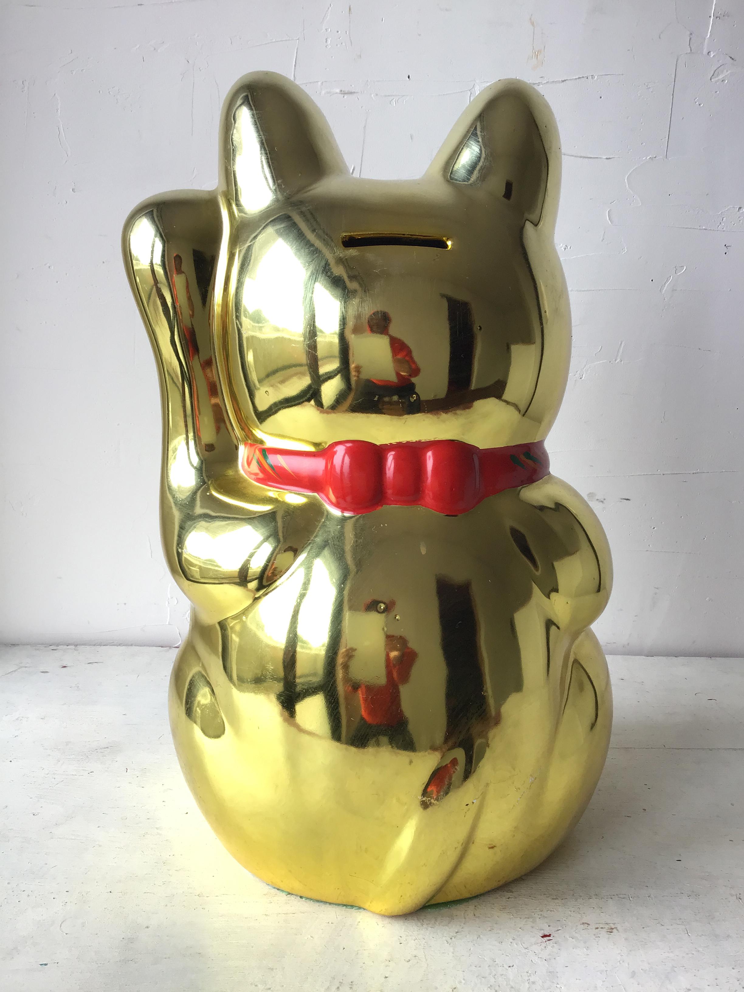 1980s Japanese Large Retro Golden Maneki Neko Beckoning Cat Coin Bank In Fair Condition For Sale In Chiba, JP