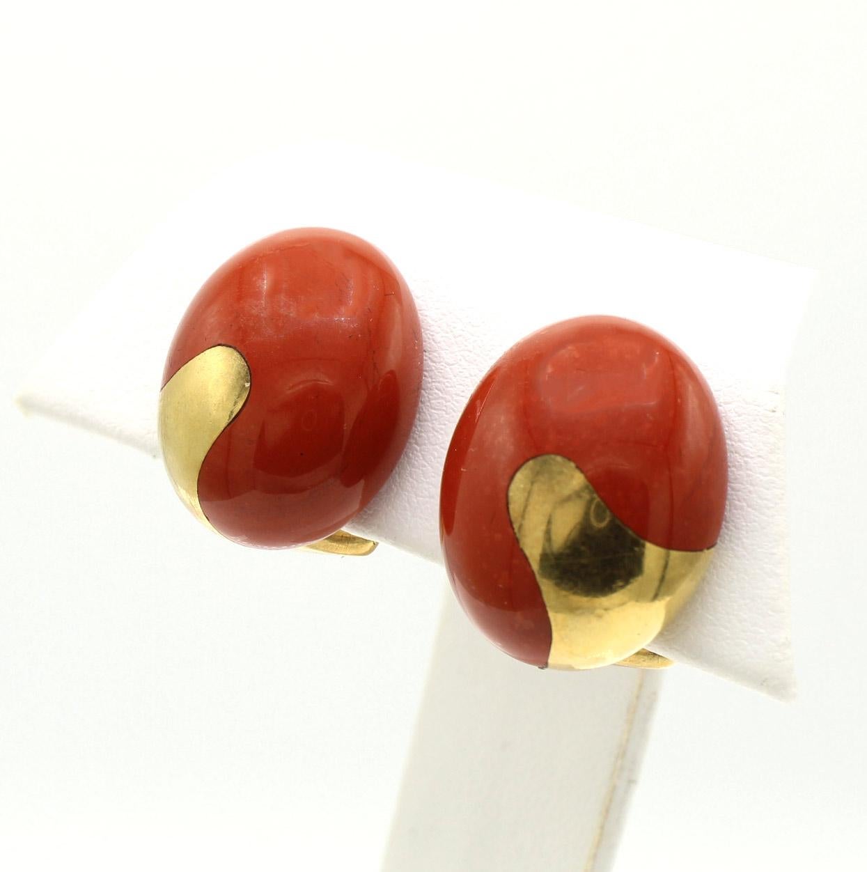 Fermagli per orecchie in oro giallo 18 carati in diaspro degli anni '80 In condizioni ottime in vendita a New York, NY