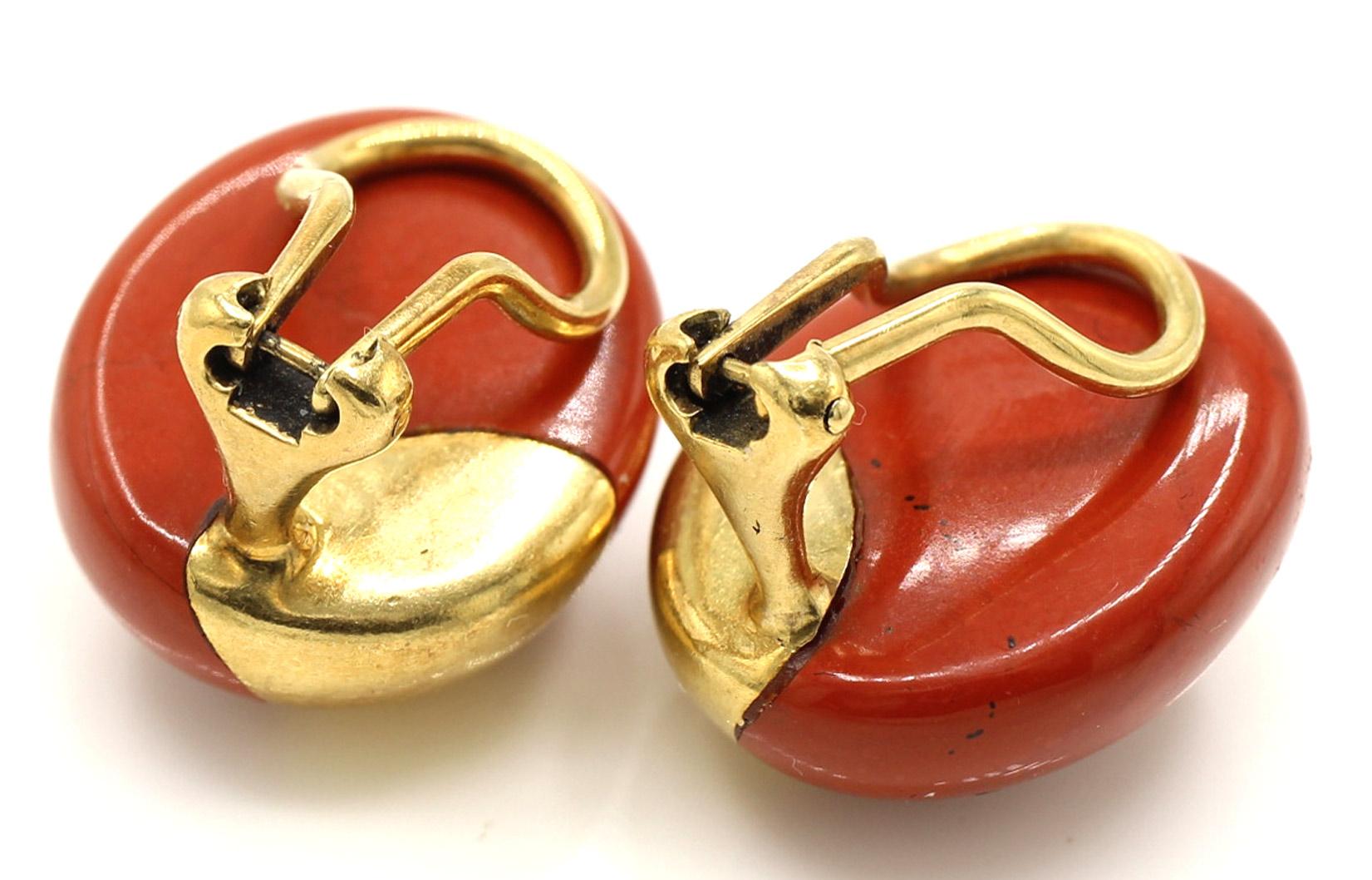 Fermagli per orecchie in oro giallo 18 carati in diaspro degli anni '80 in vendita 1