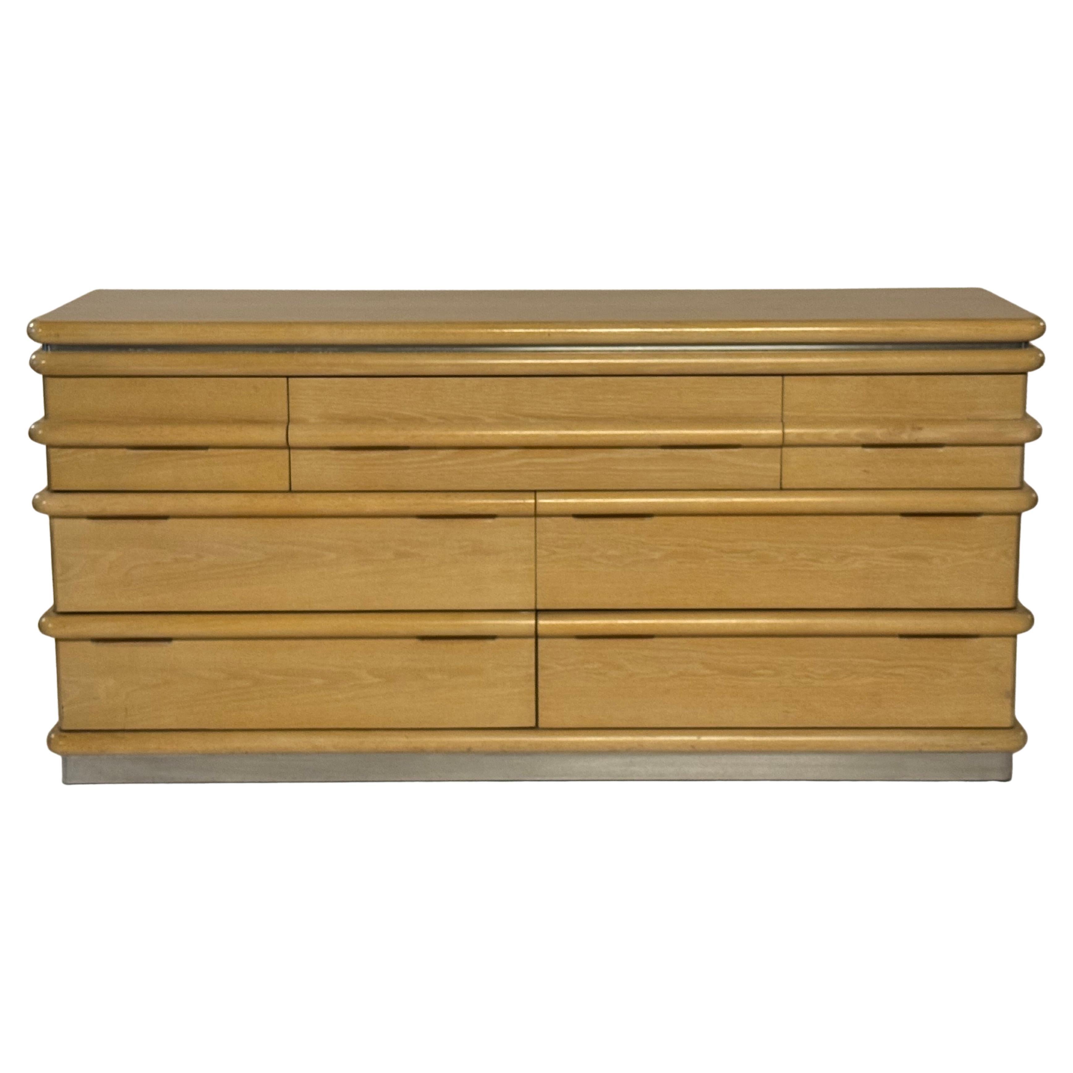 Jay Spectre - Century Furniture - Commode à 7 tiroirs en chêne d'inspiration Art Déco des années 1980