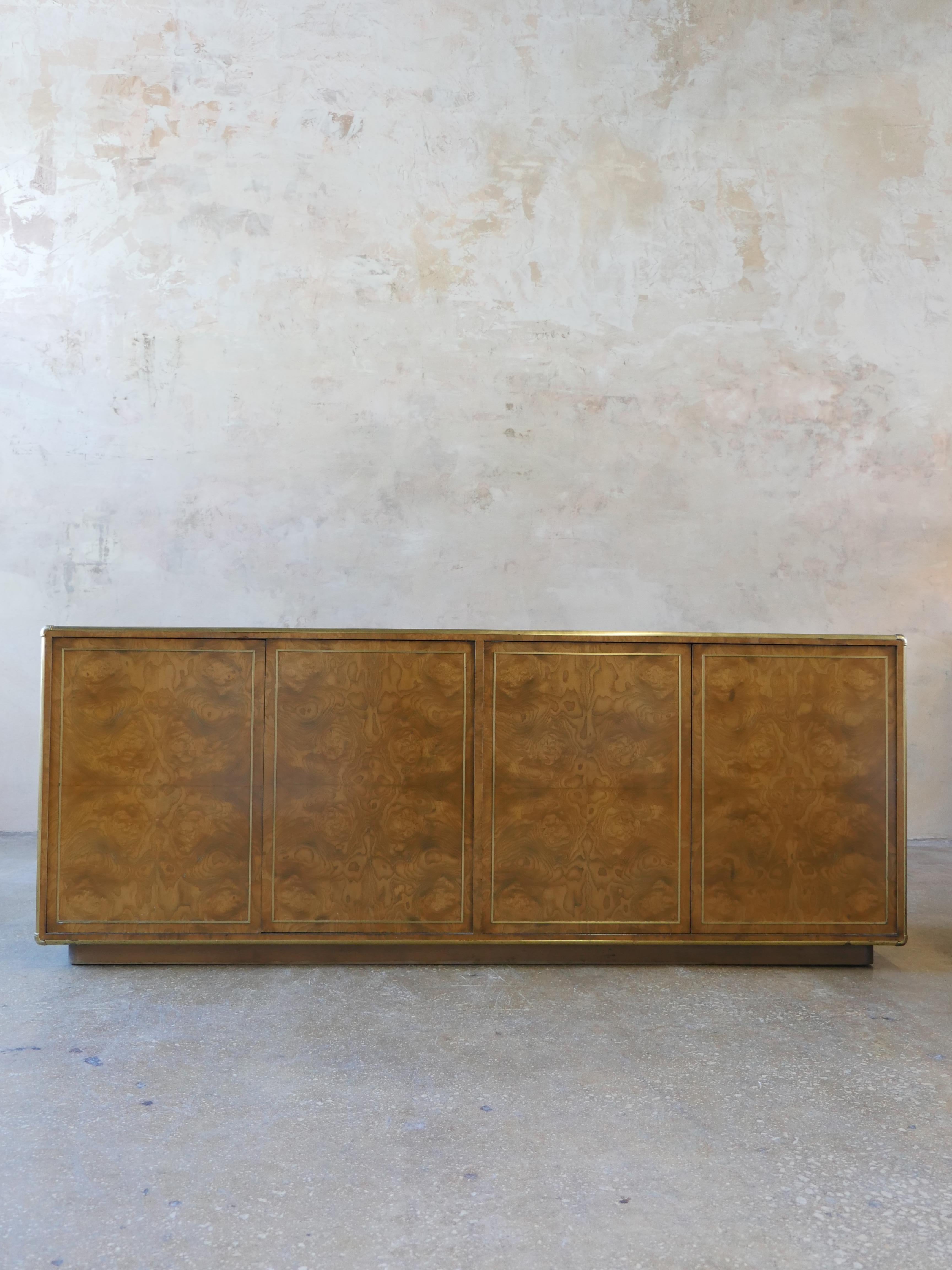 1980s John Stuart Olive Burl Wood and Brass Buffet Credenza In Good Condition For Sale In Miami, FL