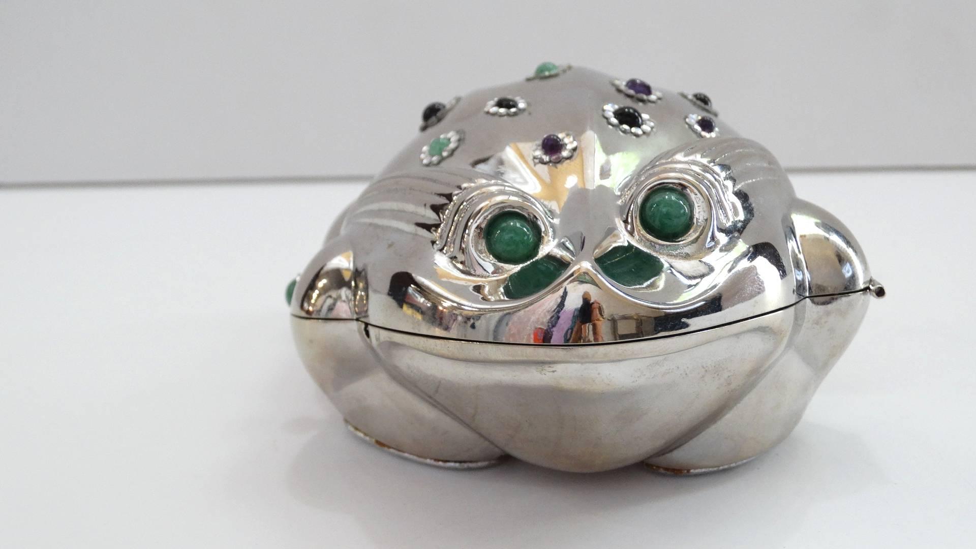 Judith Leiber Silver Bullfrog Miniaudiere, 1980s  In Excellent Condition For Sale In Scottsdale, AZ