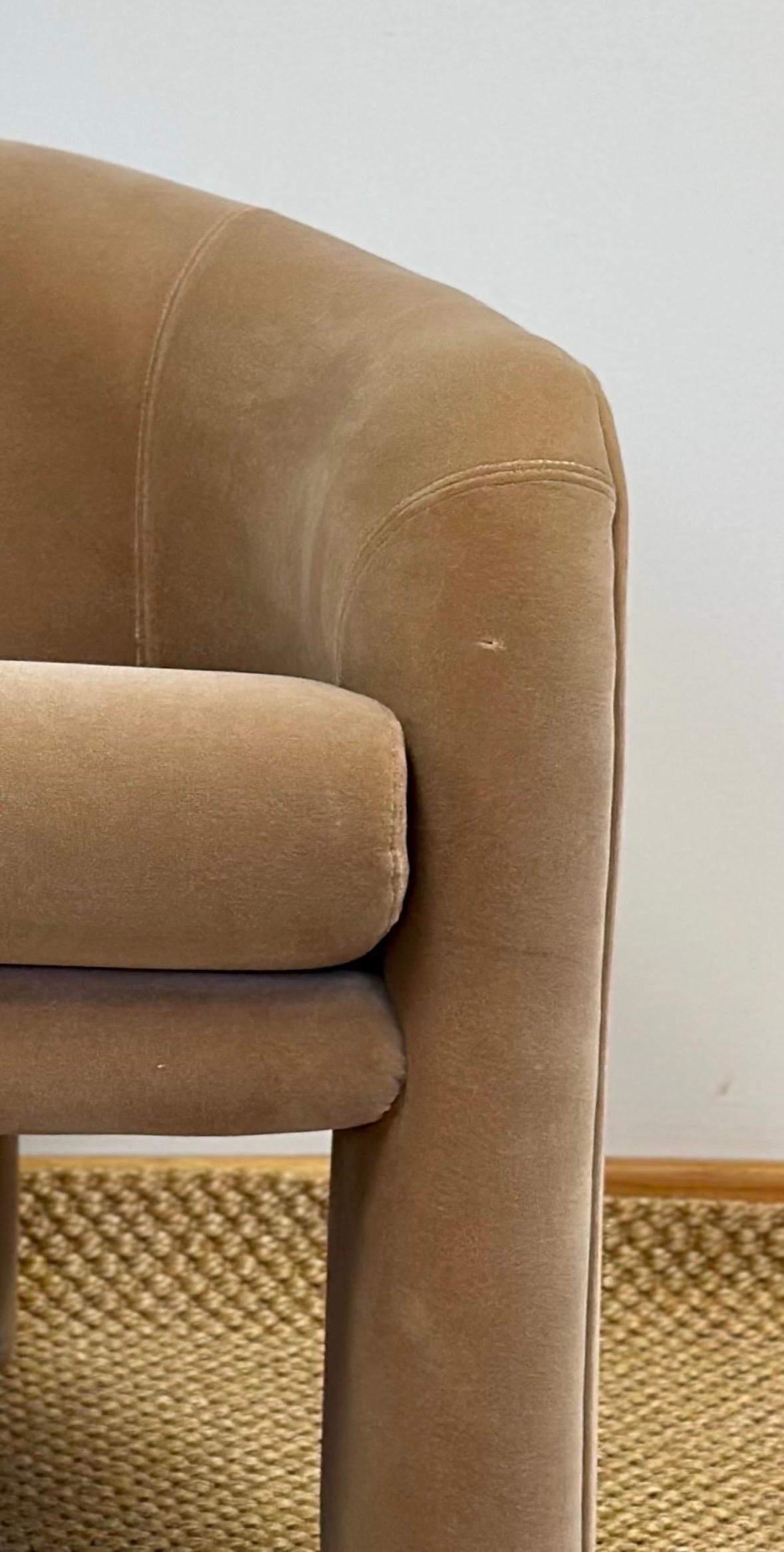 1980 Preview Chaise longue tripode à trois pieds en taupe en vente 1