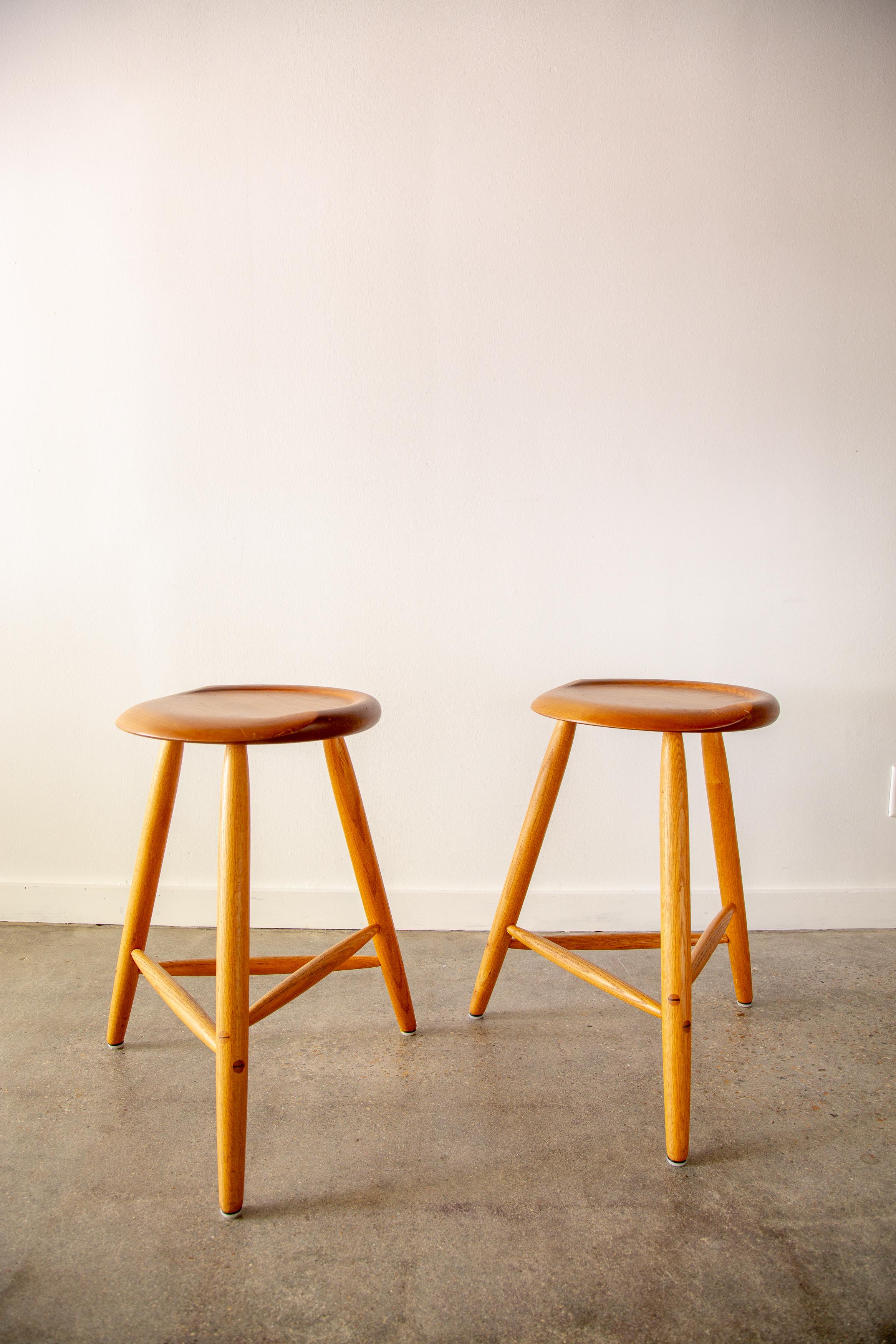 1980s Kai Pedersen Studio Craft Counter stools Ash Cherry - a pair For Sale 4
