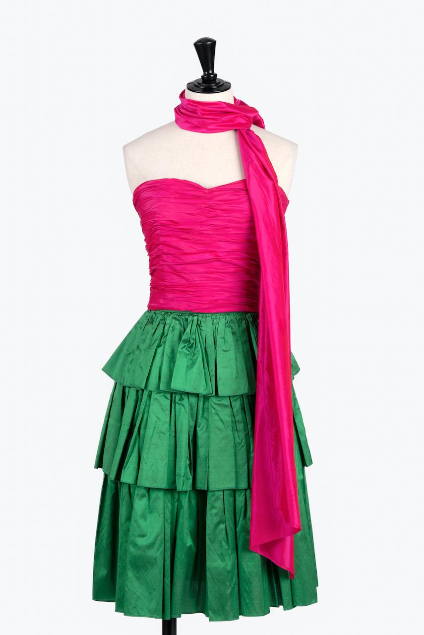 1980 KAMAL Couture Bustier et jupe en soie rose et verte avec écharpe/ceinture en vente 6