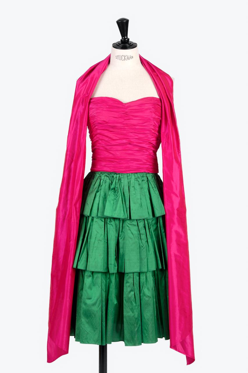 1980 KAMAL Couture Bustier et jupe en soie rose et verte avec écharpe/ceinture en vente 7