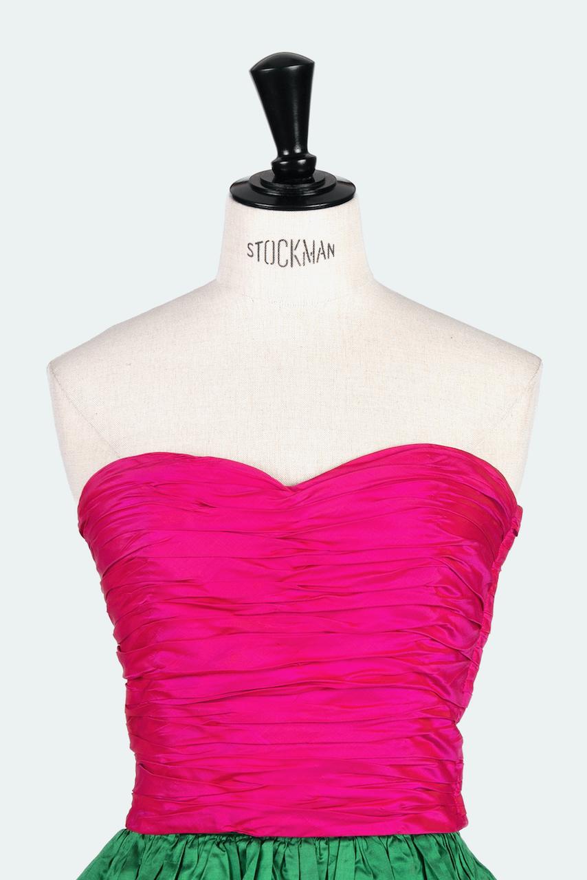 1980 KAMAL Couture Bustier et jupe en soie rose et verte avec écharpe/ceinture en vente 1