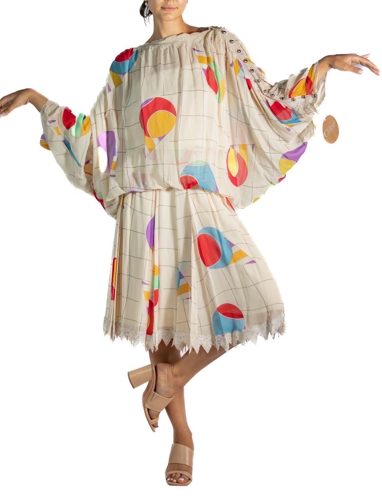 Donna Karl Lagerfeld for Chloe, anni '80, chiffon di seta color crema con stampa geometrica modernista. in vendita