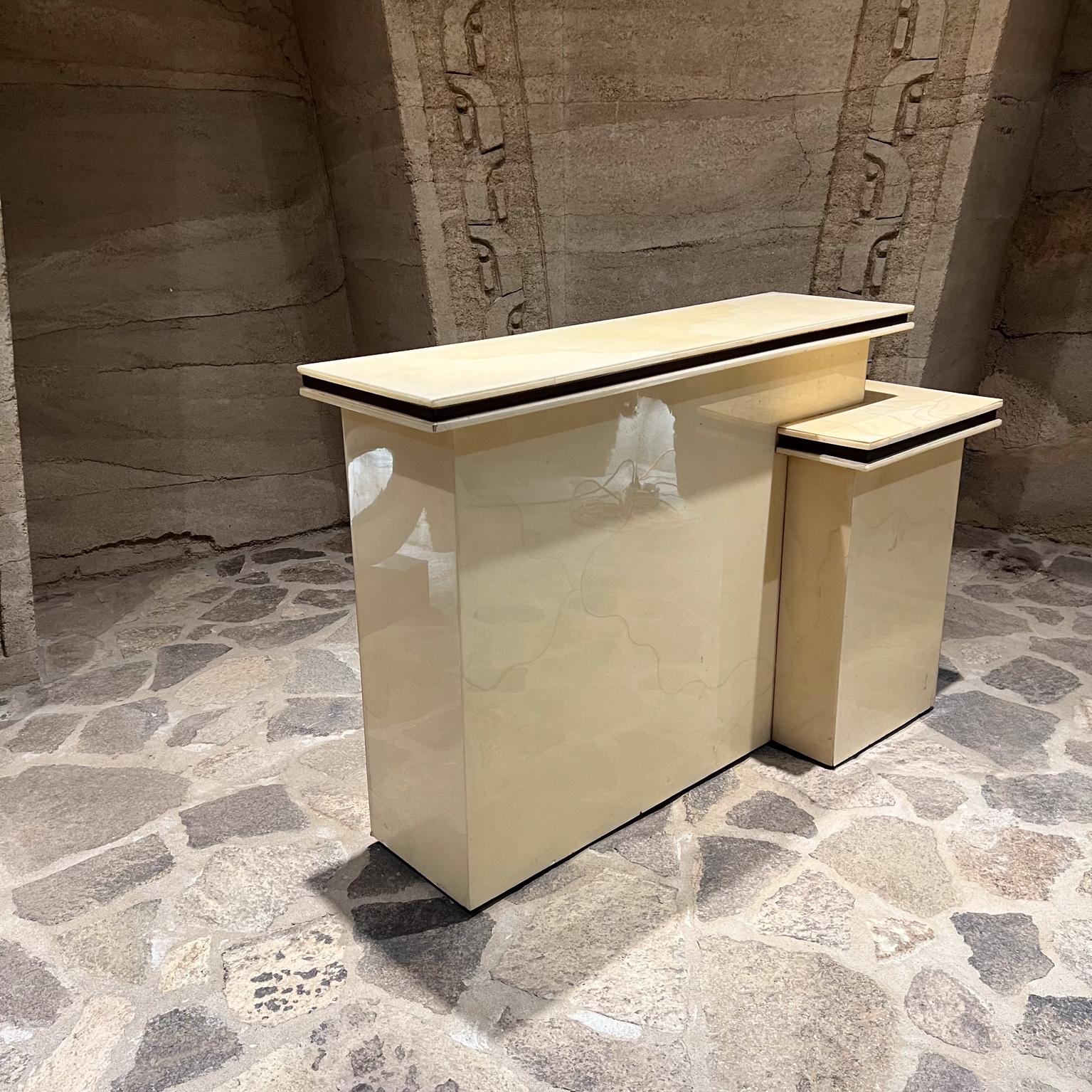 Meuble de bar sec en peau de chèvre laquée, années 1980, Karl Springer en vente 2