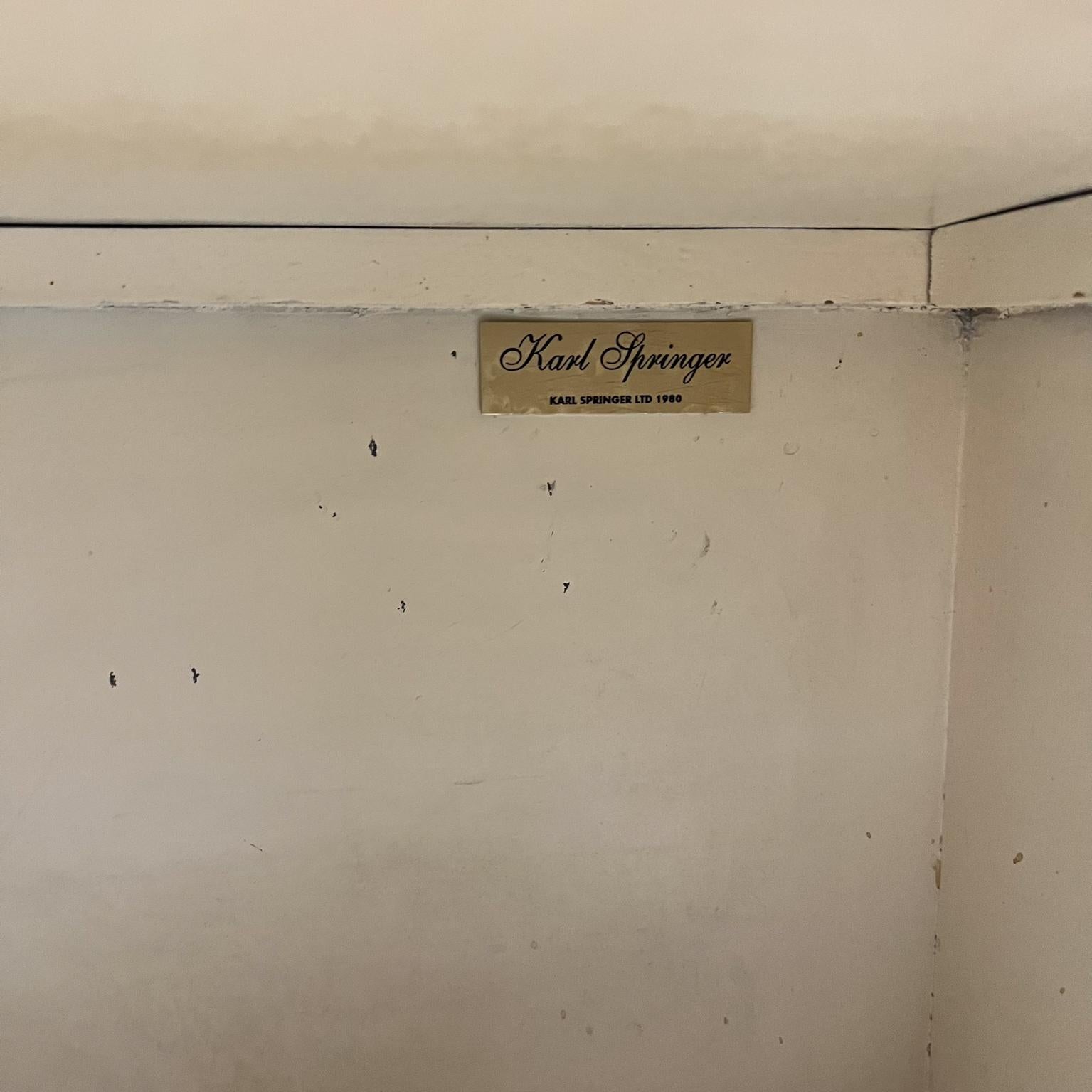 Cuir Meuble de bar sec en peau de chèvre laquée, années 1980, Karl Springer en vente