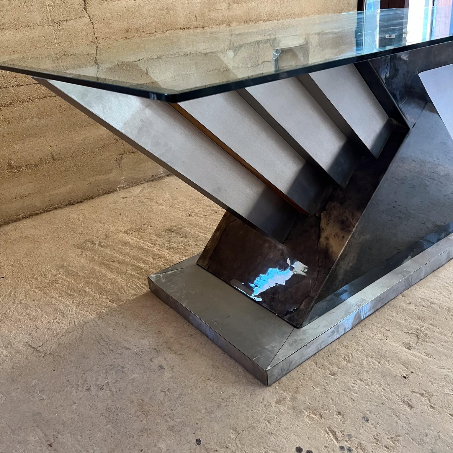 1980 Karl Springer- Maria Teresa Méndez Base de table de salle à manger enveloppée de peau de chèvre Bon état - En vente à Chula Vista, CA