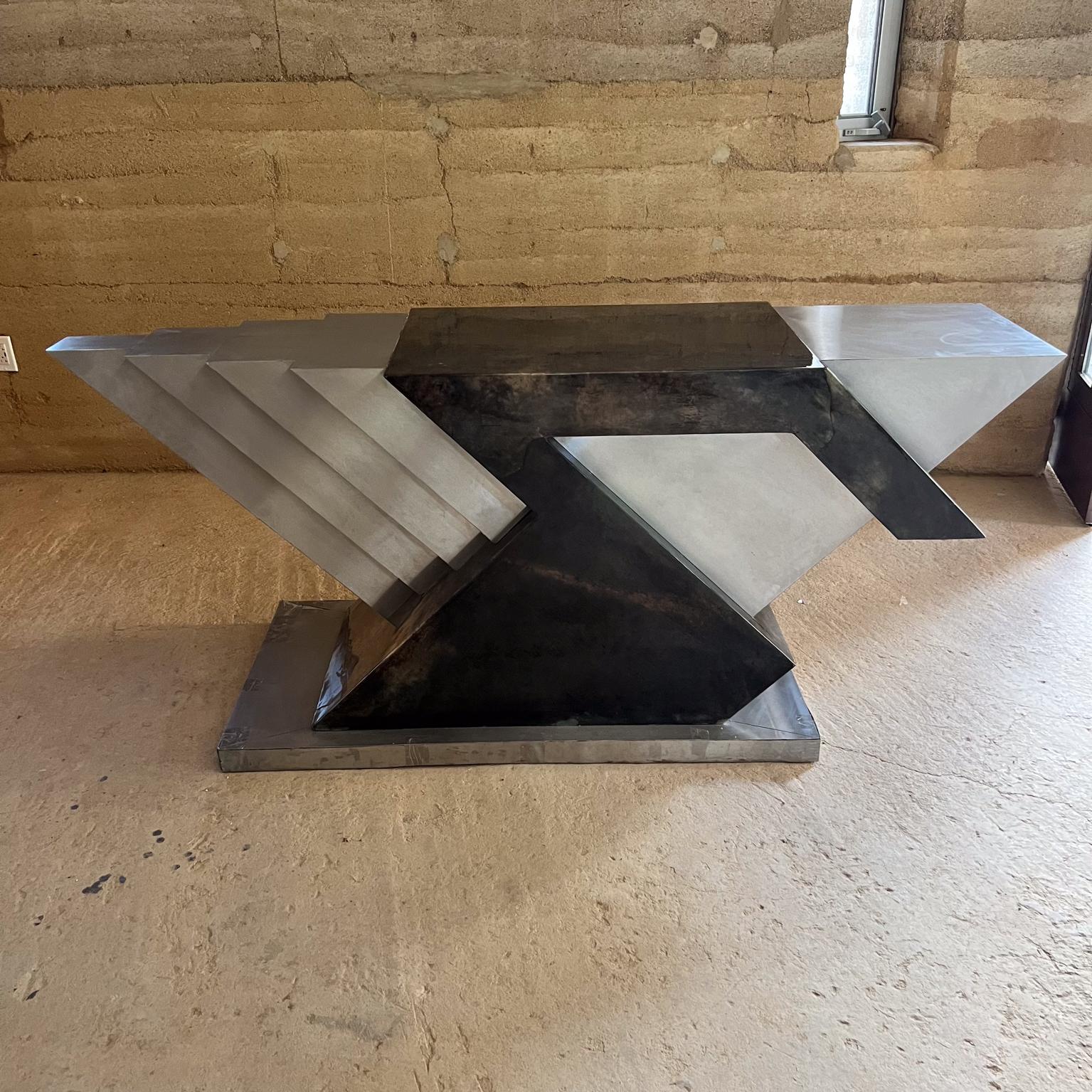 1980 Karl Springer- Maria Teresa Méndez Base de table de salle à manger enveloppée de peau de chèvre en vente 1