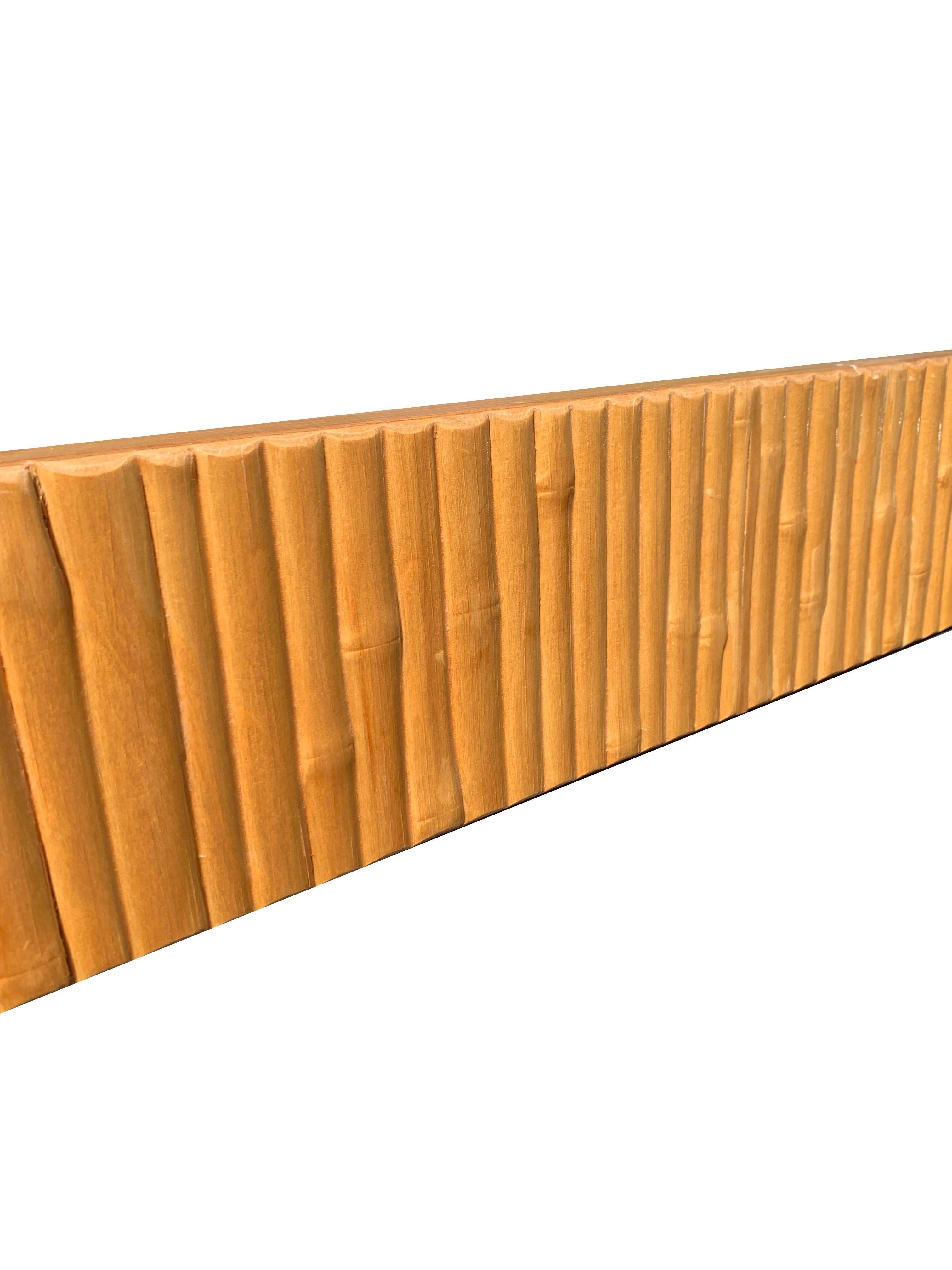 Espejo de pared moderno de imitación de bambú y latón, estilo Karl Springer.

Eleva la decoración de tu hogar con este impresionante espejo de pared colgante moderno de imitación de bambú y latón estilo Karl Springer. Esta pieza única y llamativa