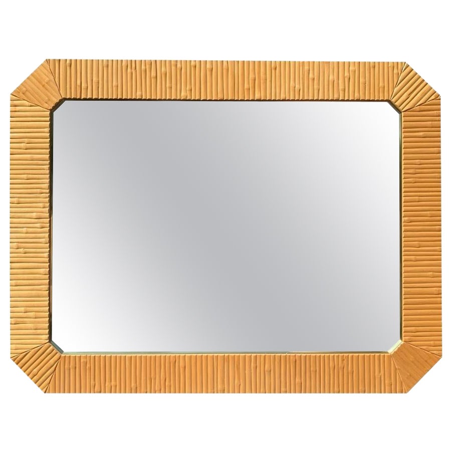 Miroir mural suspendu moderne en faux bambou et laiton de style Karl Springer des années 1980 en vente