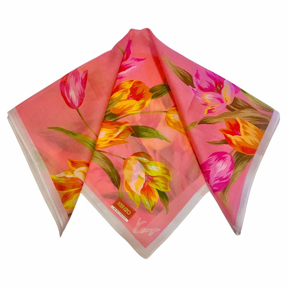 1980er KENZO Rosa Tulpen-Blumen-Handtaschentuch Vintage Schal im Zustand „Gut“ im Angebot in London, GB