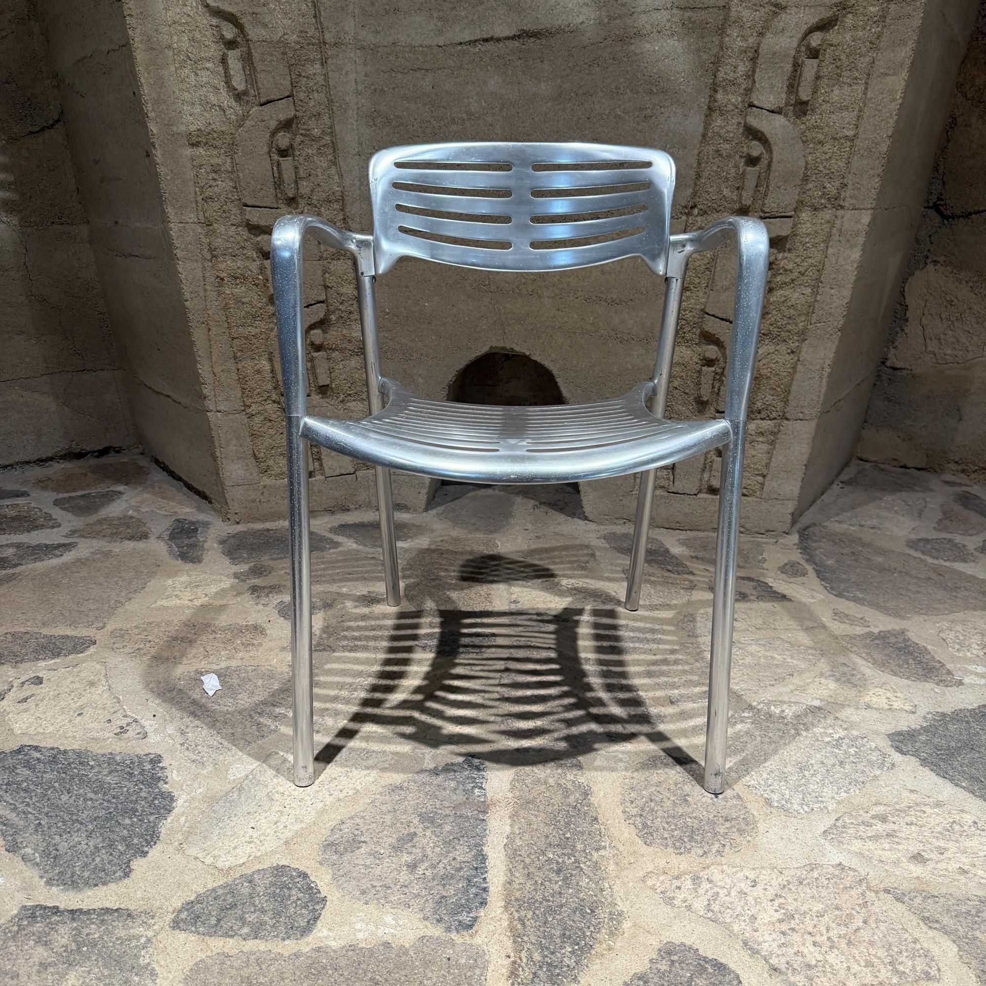 For your consideration, a Toledo chair stackable designed by Jorge Pensi  for Amat 3 Spain for Knoll
Organic and streamlined shape lightweight cast aluminum. Unmarked.  Dye cast aluminum is secured with machine screws. Ideal for patio lounge outdoor