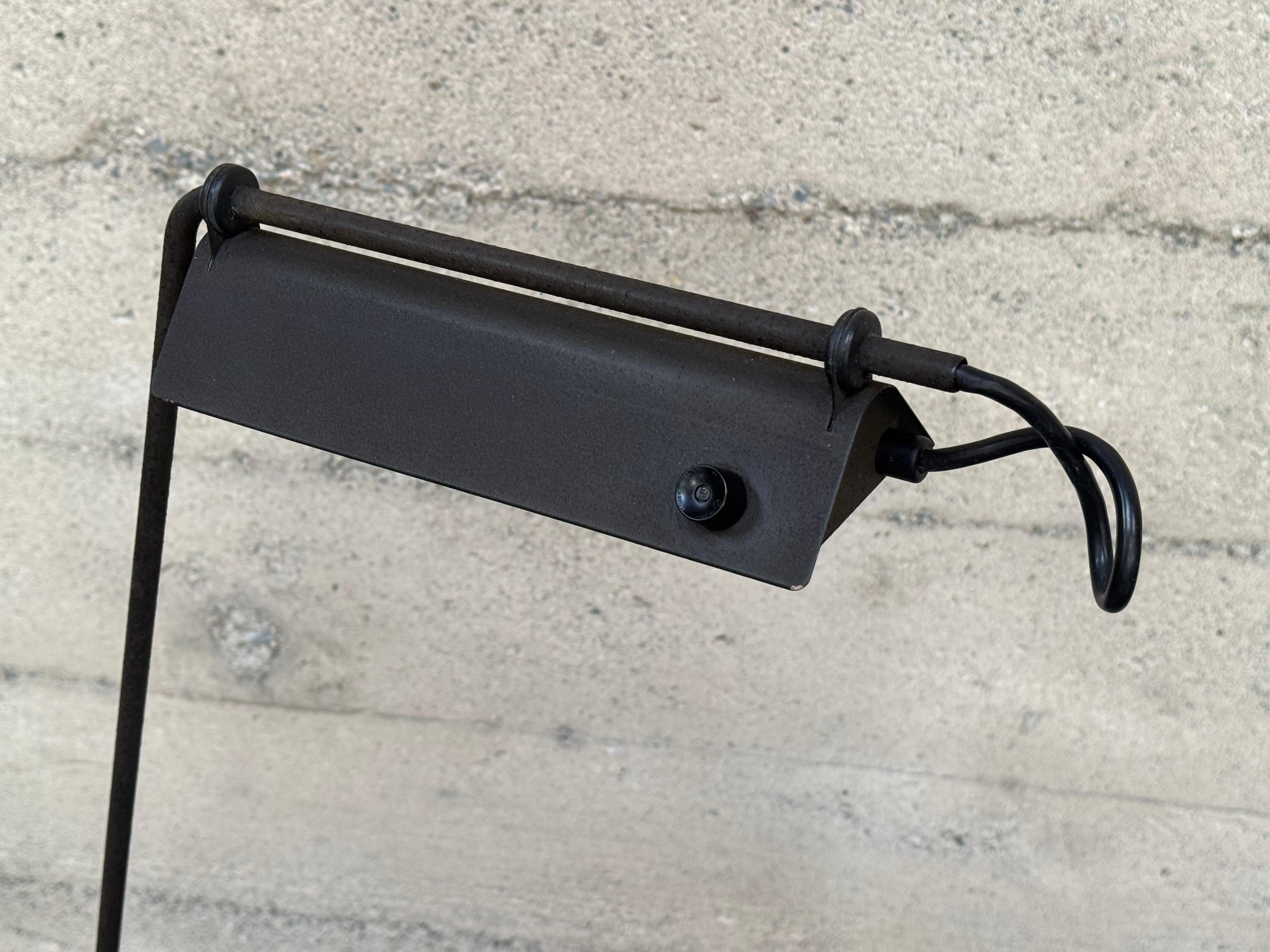 1980s Koch-Lowy Floor Lamp by Piotr Sierakowski (amerikanisch) im Angebot