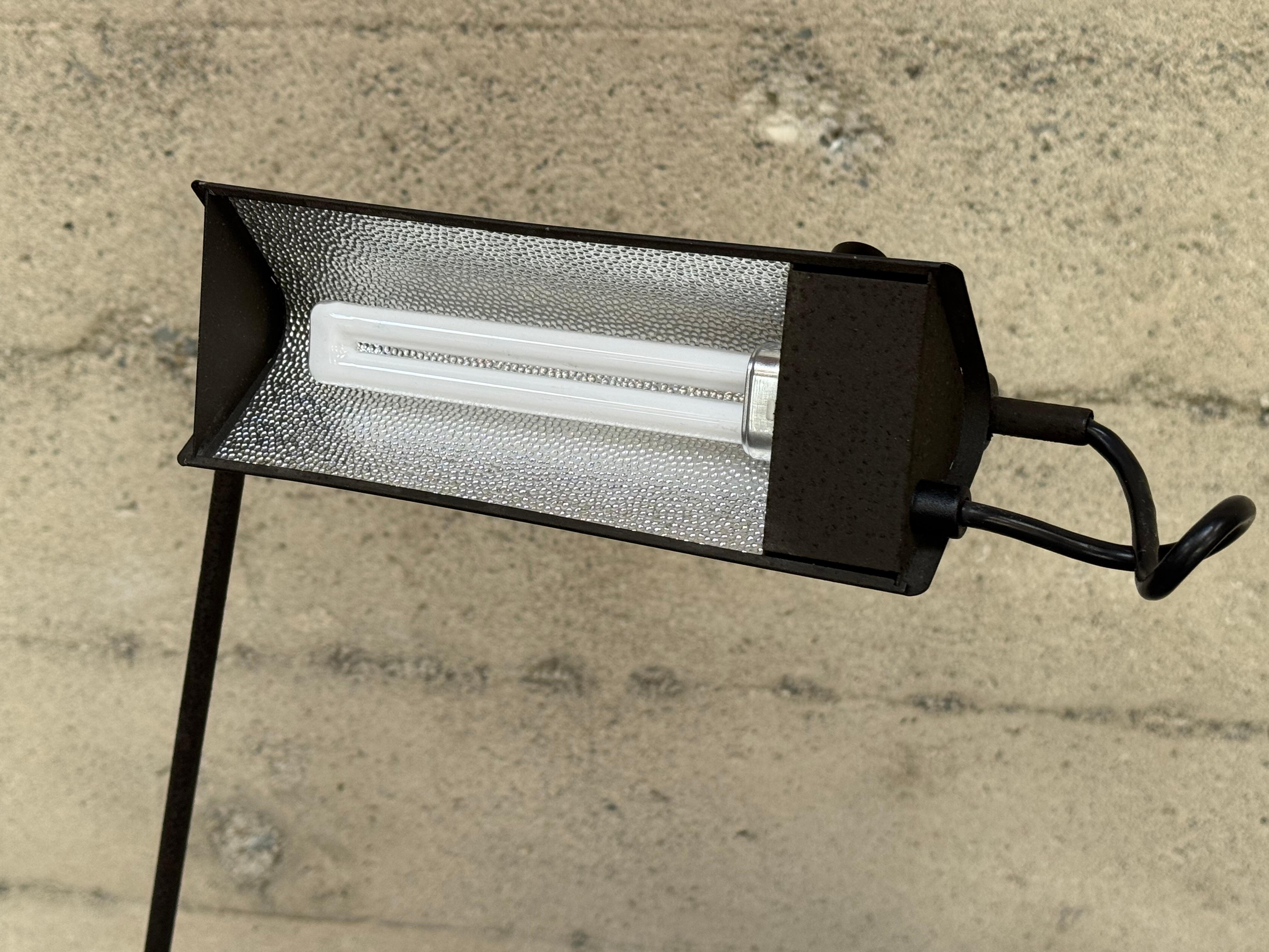 1980s Koch-Lowy Floor Lamp by Piotr Sierakowski (Handgefertigt) im Angebot