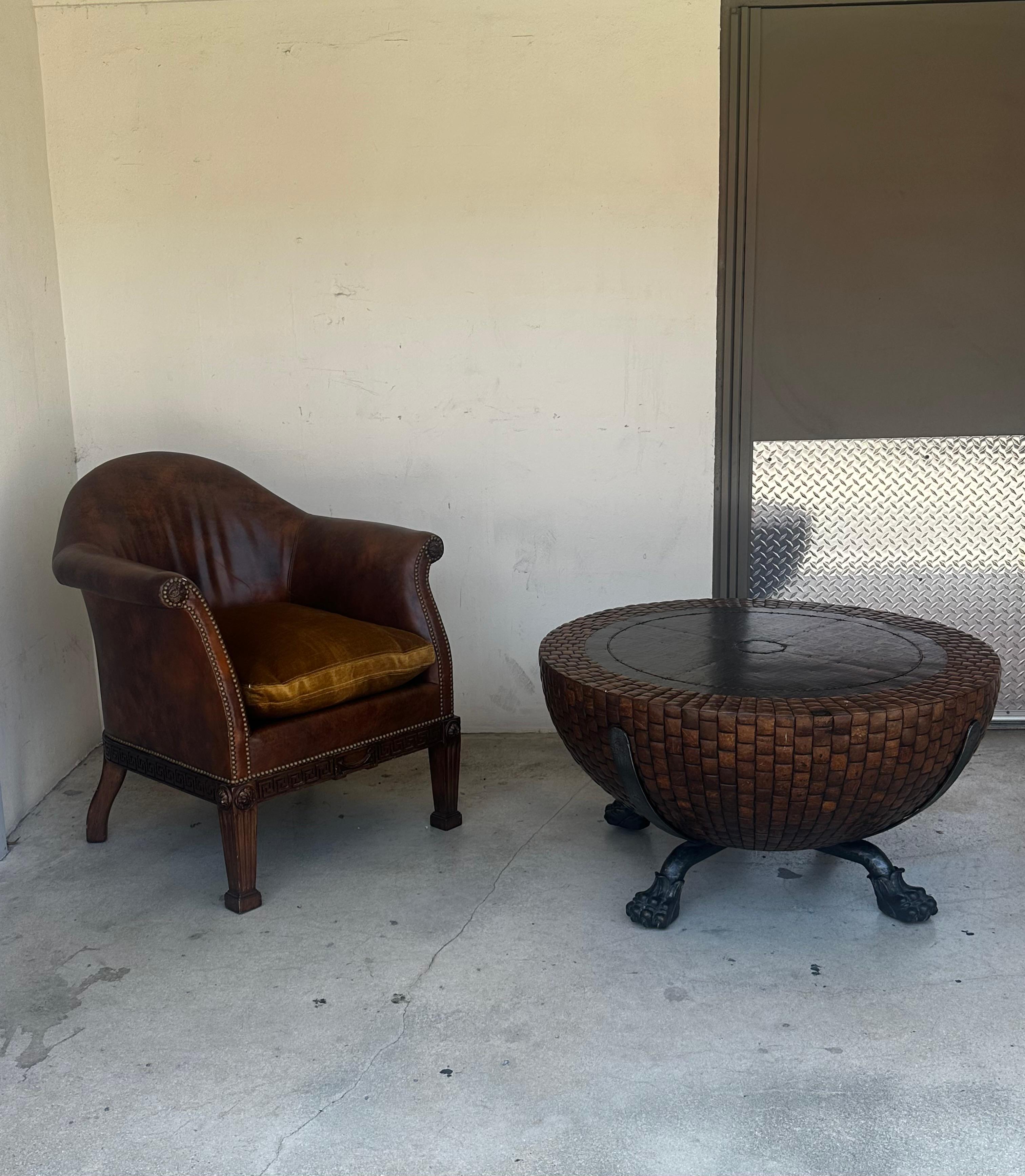 Mesa de centro redonda de madera de coco con patas de hierro Kreiss de los años 80 en venta 5