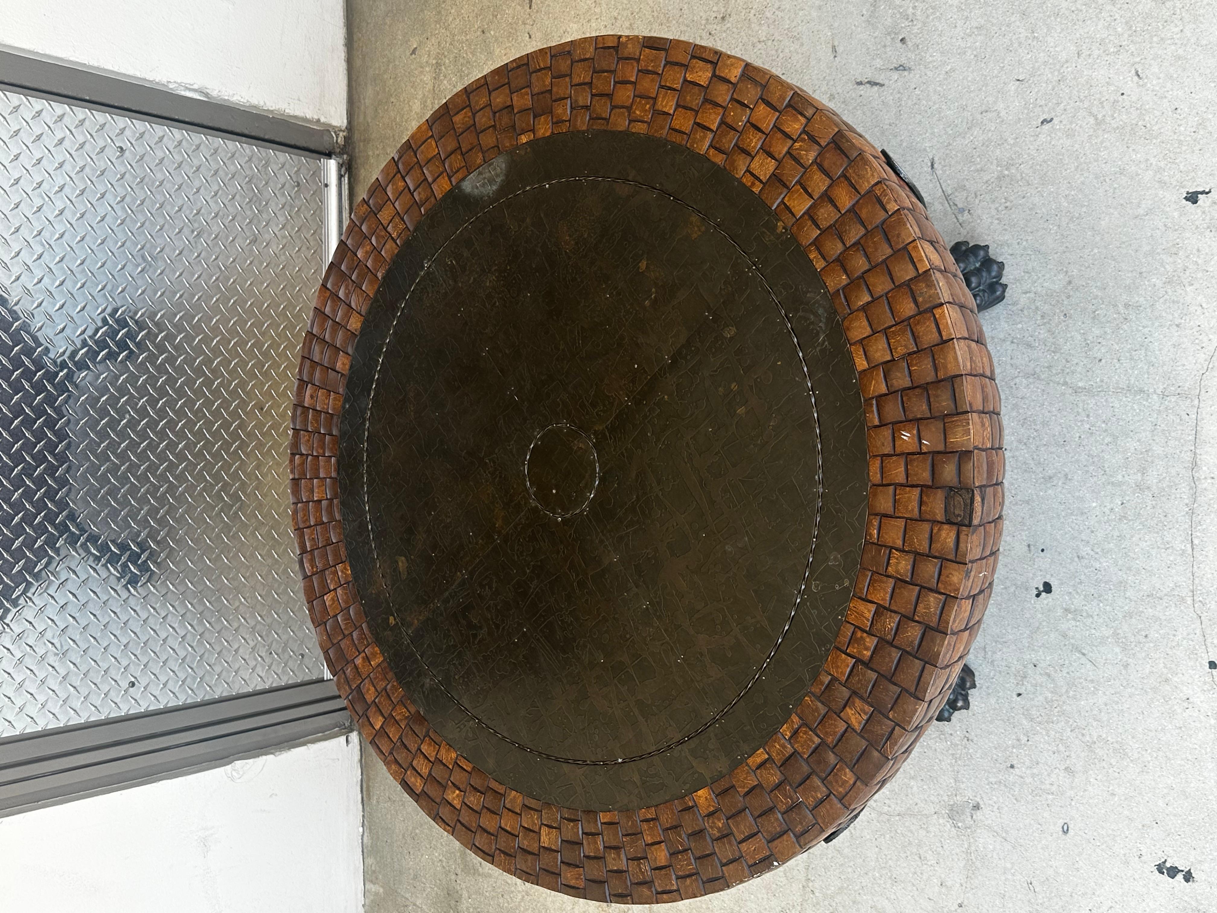 Mesa de centro redonda de madera de coco con patas de hierro Kreiss de los años 80 en venta 2