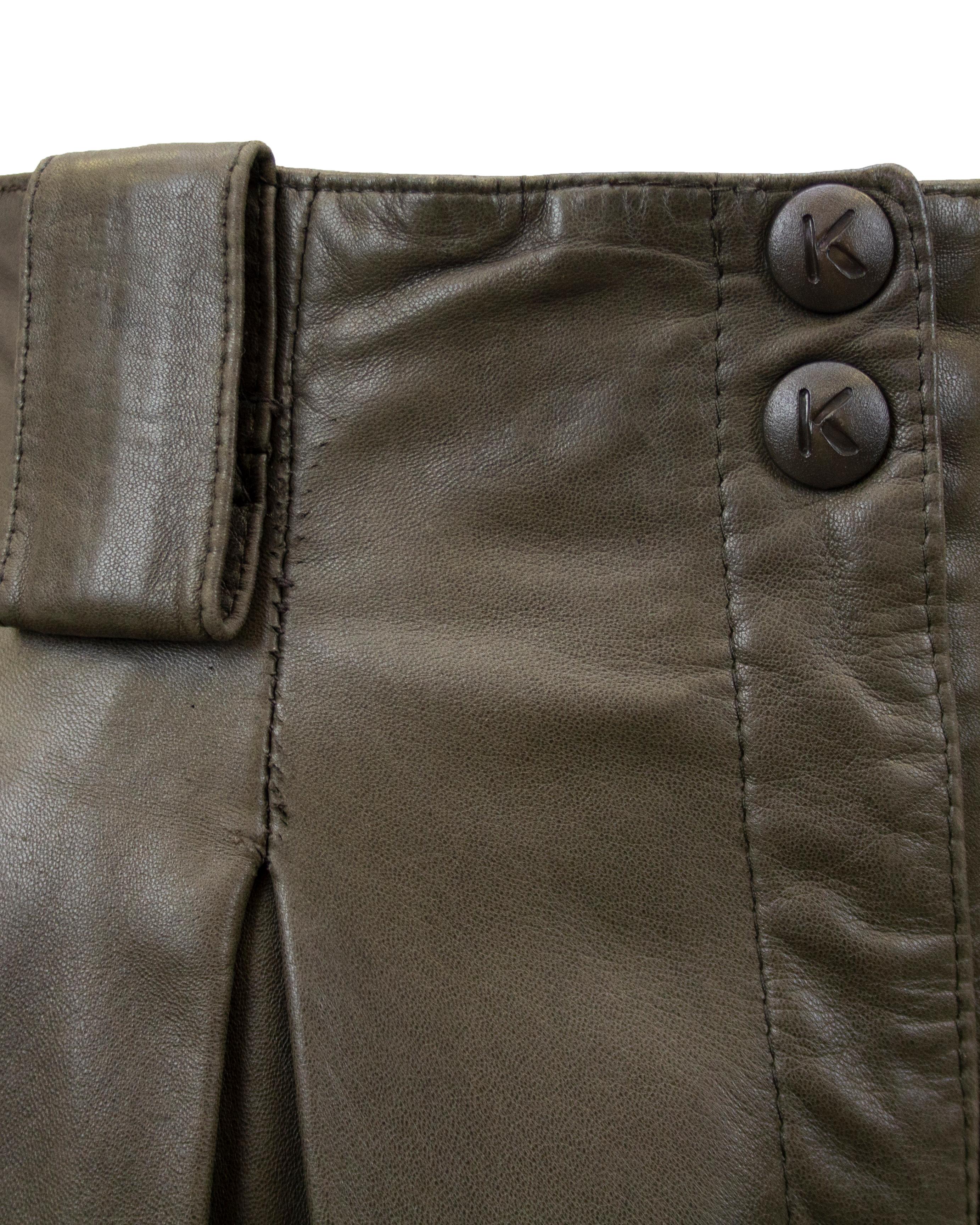 1980s Krizia Olive Green Leather Pleat Front Pants  In Good Condition In Toronto, Ontario