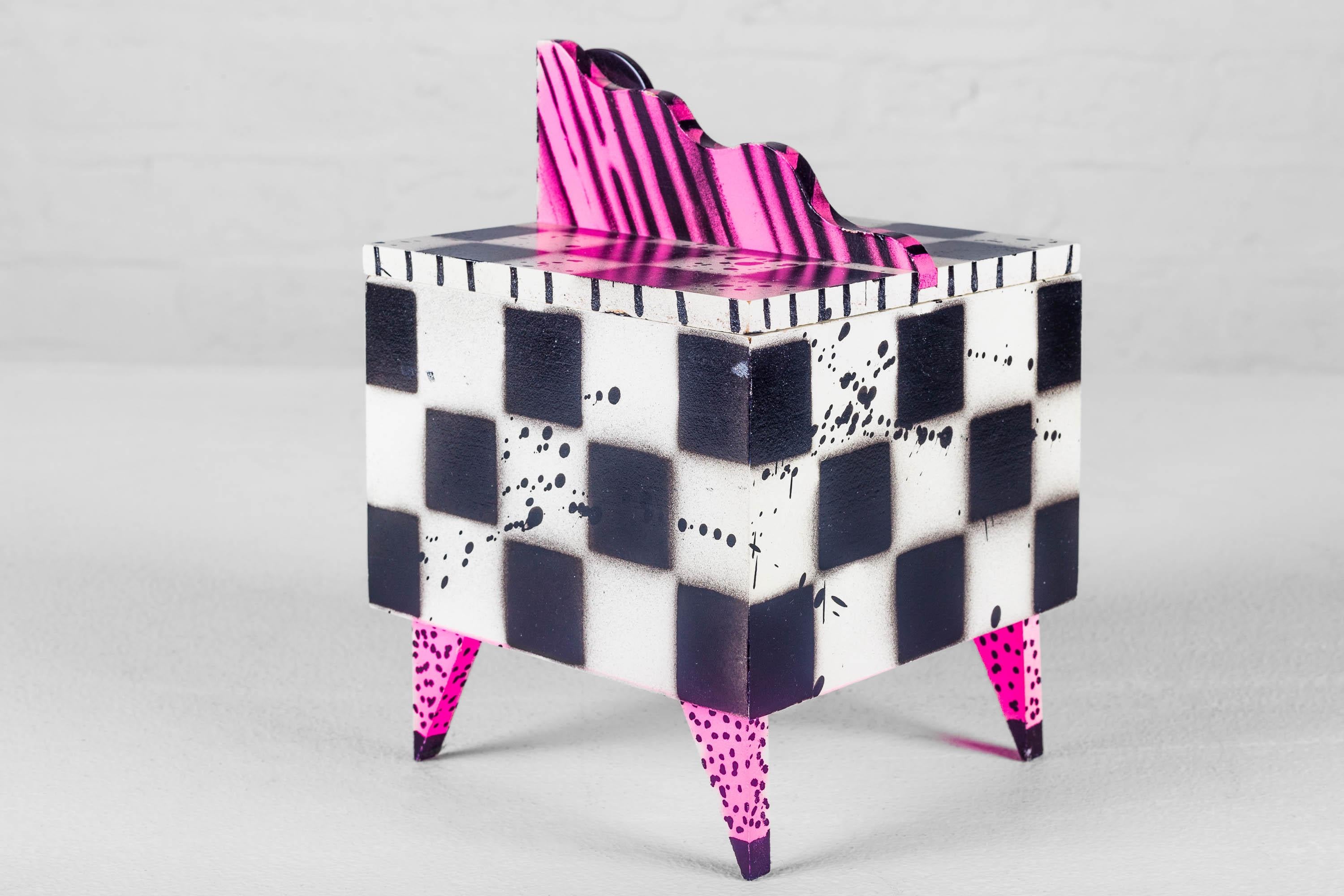 Wood 1980s Lacquered Box by Hollis Fingold, Checkerboard & Neon Pink, Signed USA For Sale