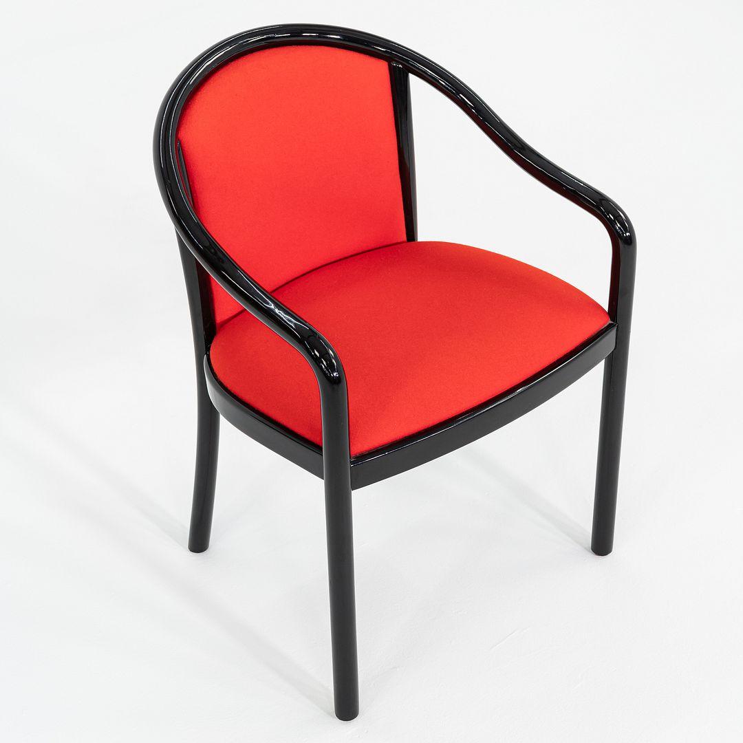 Sillón de comedor de madera lacada de los años 80 con tela roja de Tonon en Italia Madera en venta