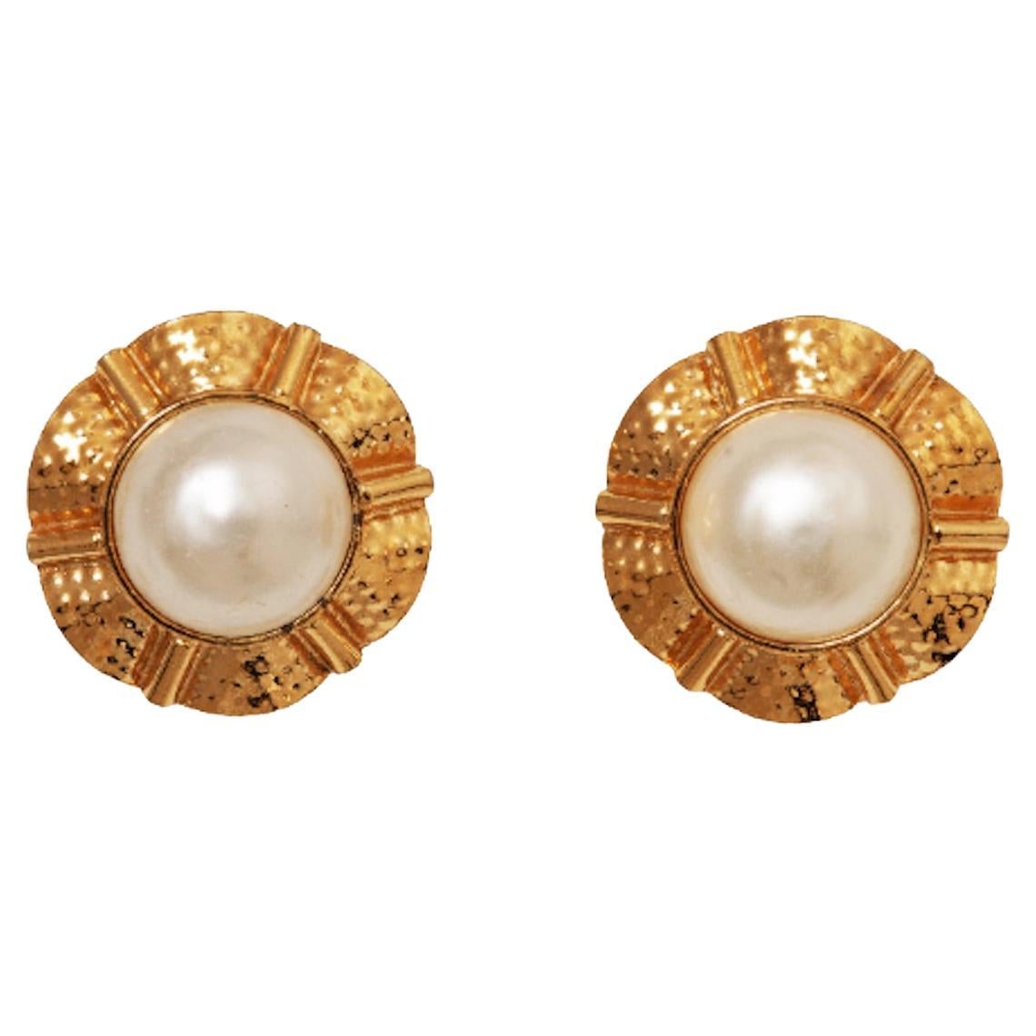 1980s Large Chanel Pearl Clip On Earrings For Sale